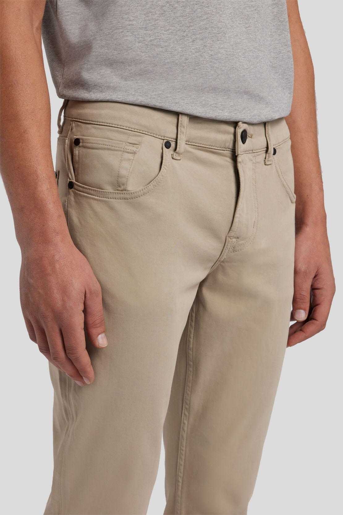 Slimmy Tapered Luxe Performance Plus Color Shadow Grey_JSMXV600IG_IG_05