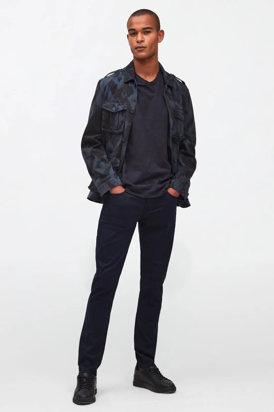 Slimmy Tapered Luxe Performance Plus Color Navy_07