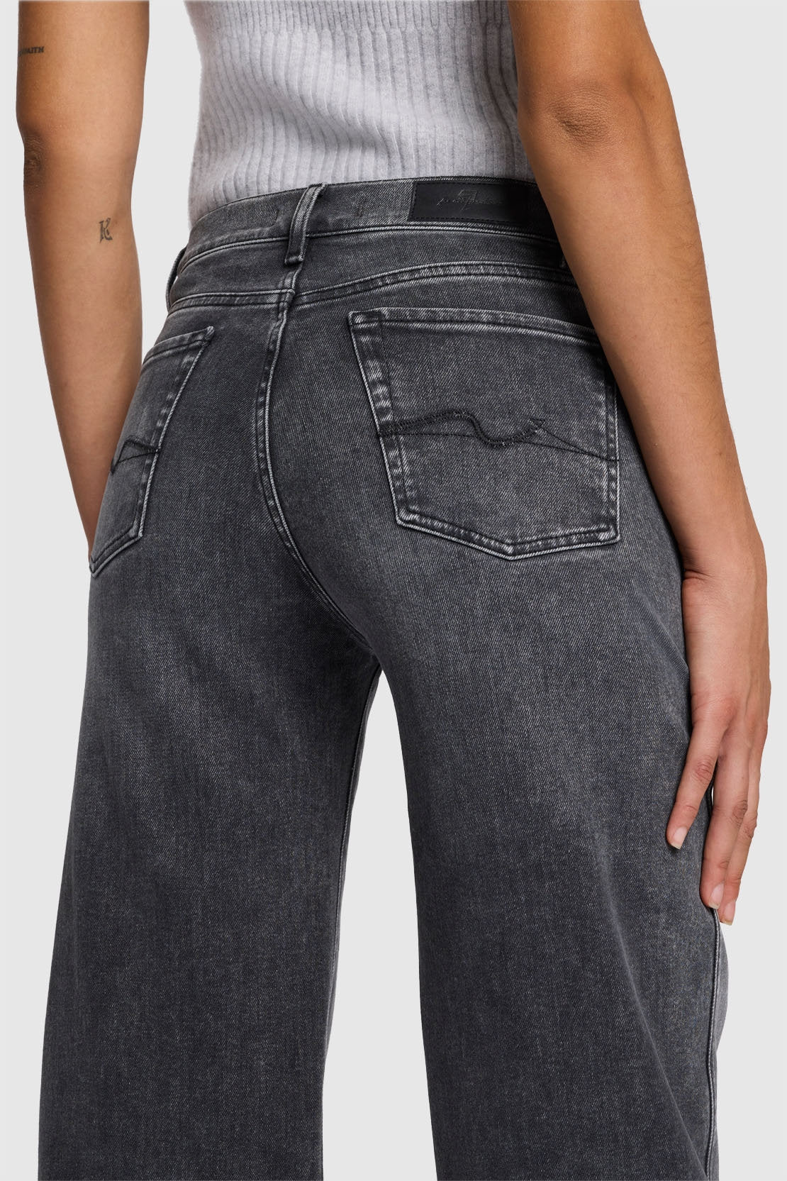 Lotta Night Out_JSP0C320NG_NG_03