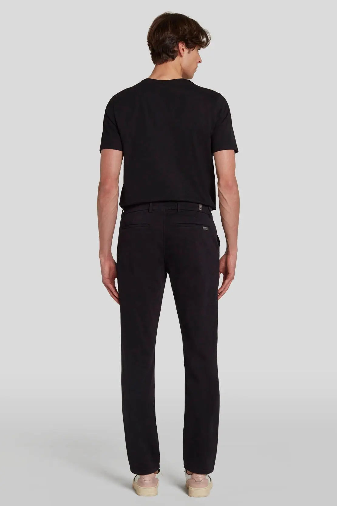 Slimmy Chino Tap. Luxe Performance Sateen Black_JSU9T490BL_BL_05