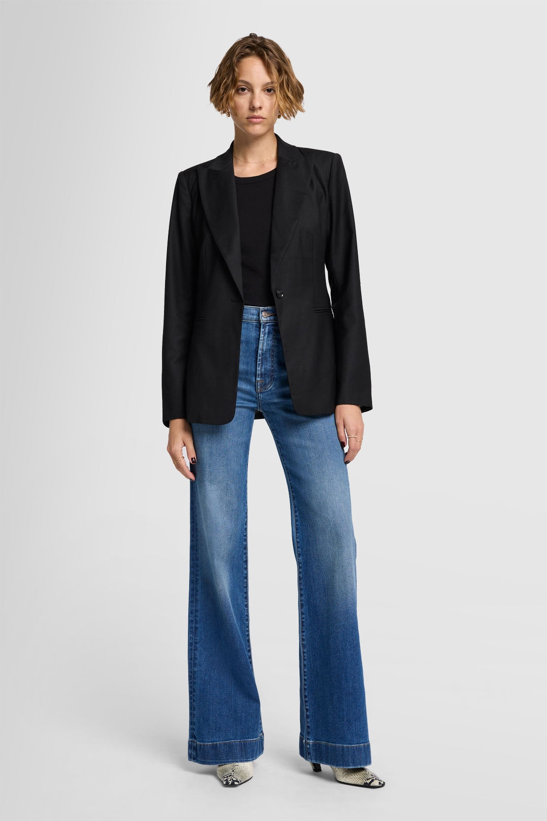 Modern Dojo Groovy_JSWD44A0GV_GV_01