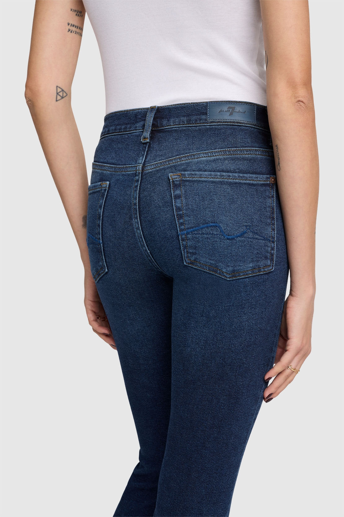 Roxanne Cisco_JSWXA910CI_CI_03