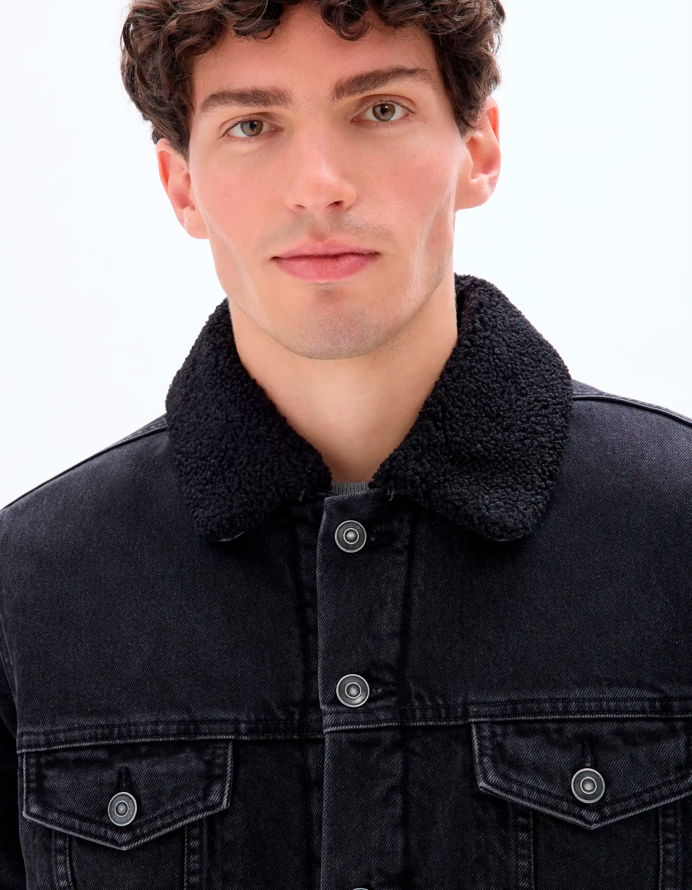 Celio_Faded Black_Sherpa-Lined Denim Jacket_JUDENSHERP_FADED BLACK_04