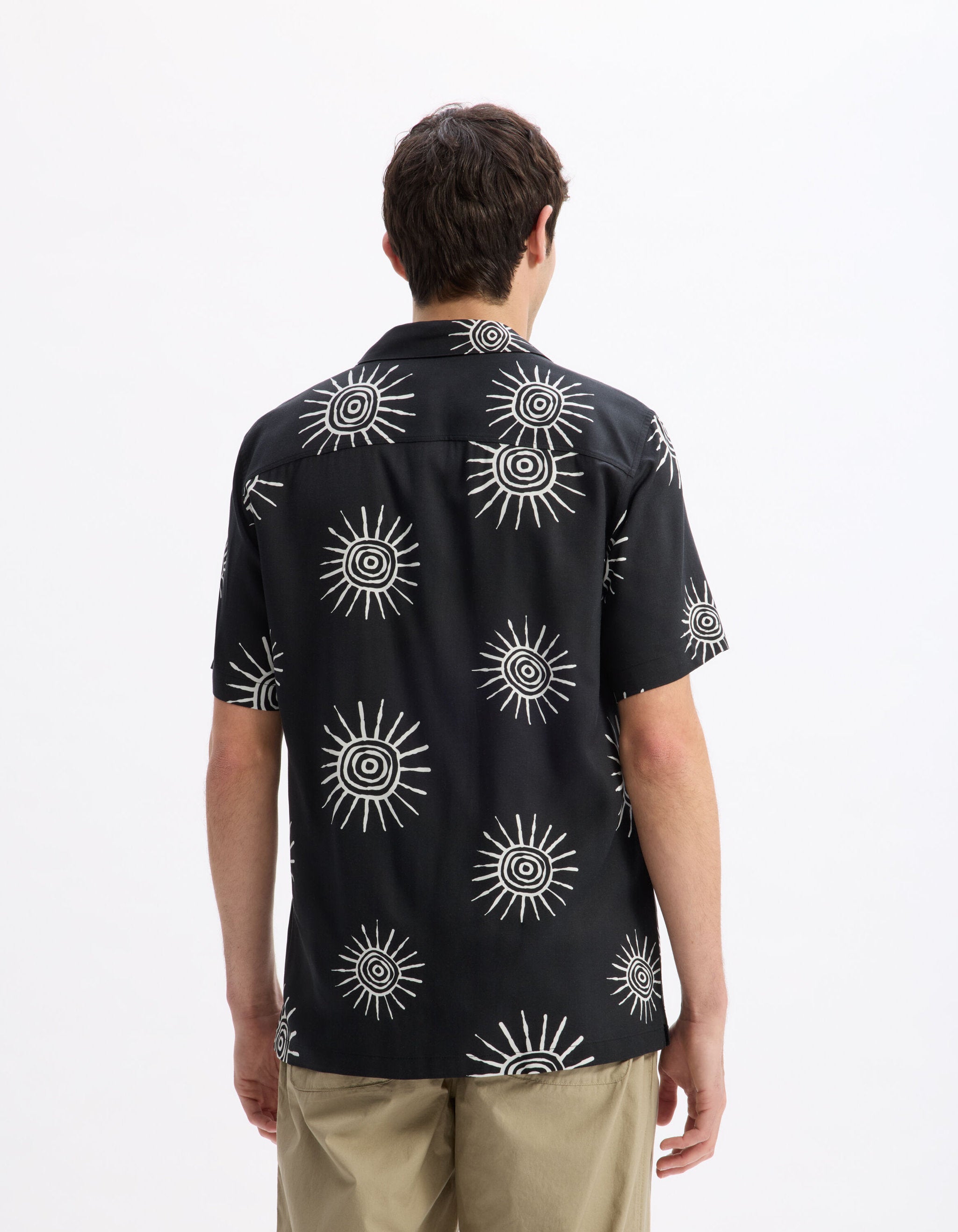 Celio_Black 100% Viscose Sunburst Print Shirt_LASUNY_BLACK_03