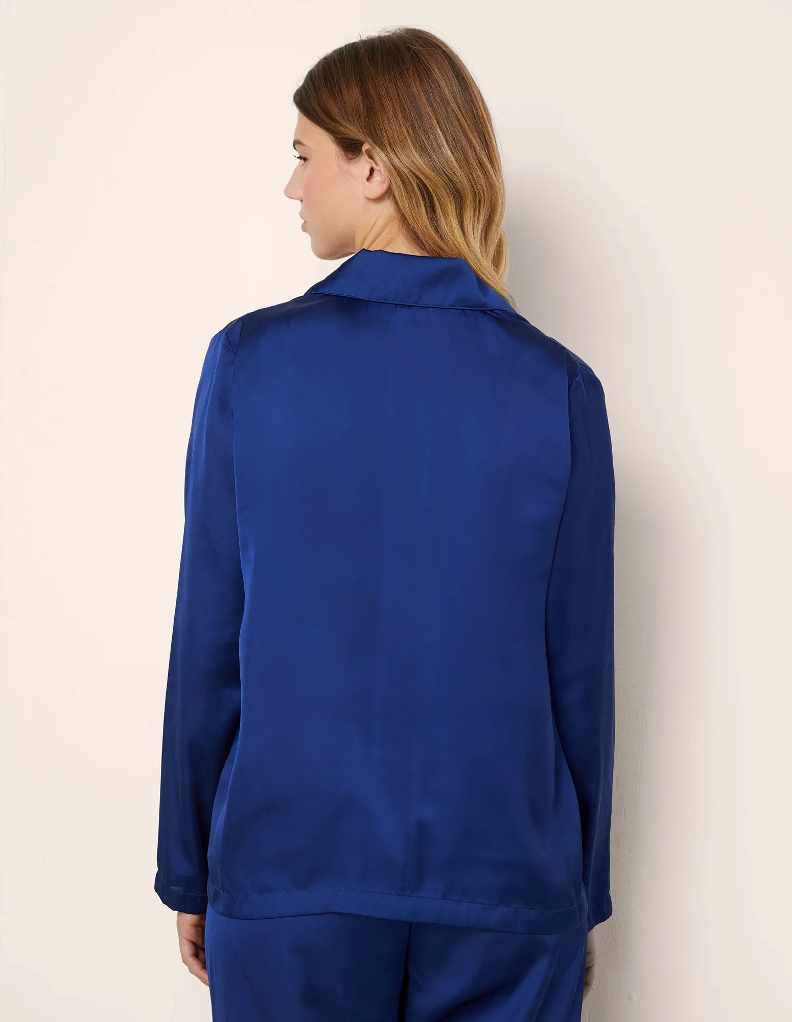 Yamamay_Long Sleeve Jacket Cut Shirt in Dark Blue Satin_LCDD181002_215_03