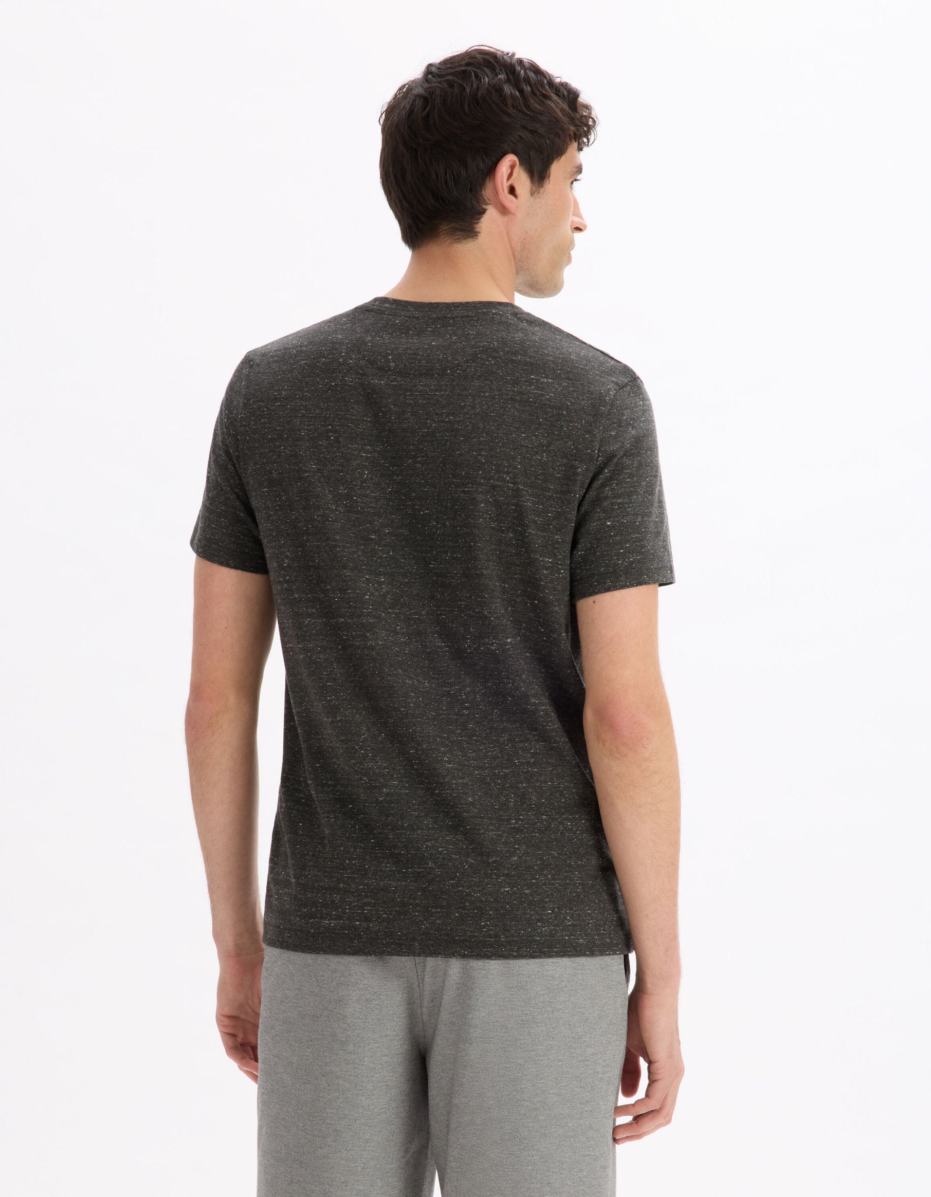 Celio_Anthracite Straight Round Neck T-Shirt_LEJEKTI_CARBONE_03