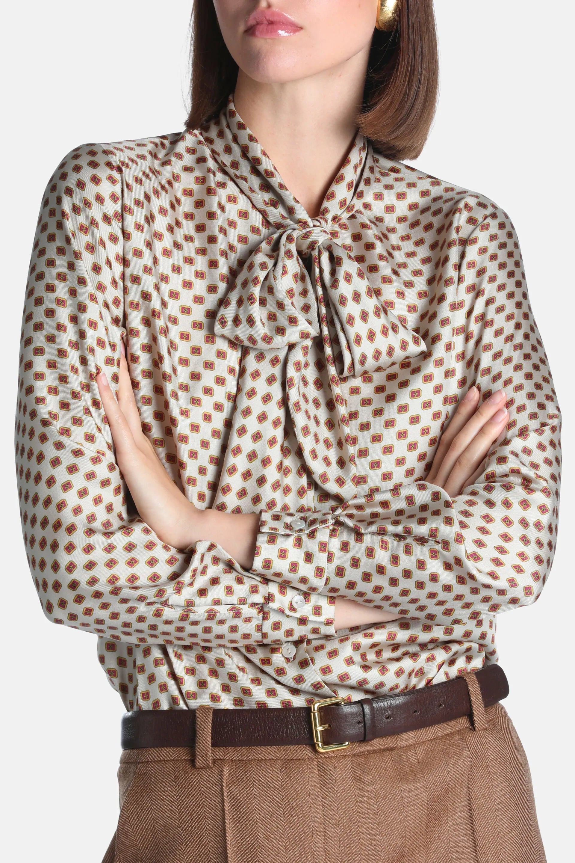 Luisa Spagnoli Var Fondo Crema Women Linosa - Silk Shirt with Lavalli�re SKU: LINOSA_3286 Image 04