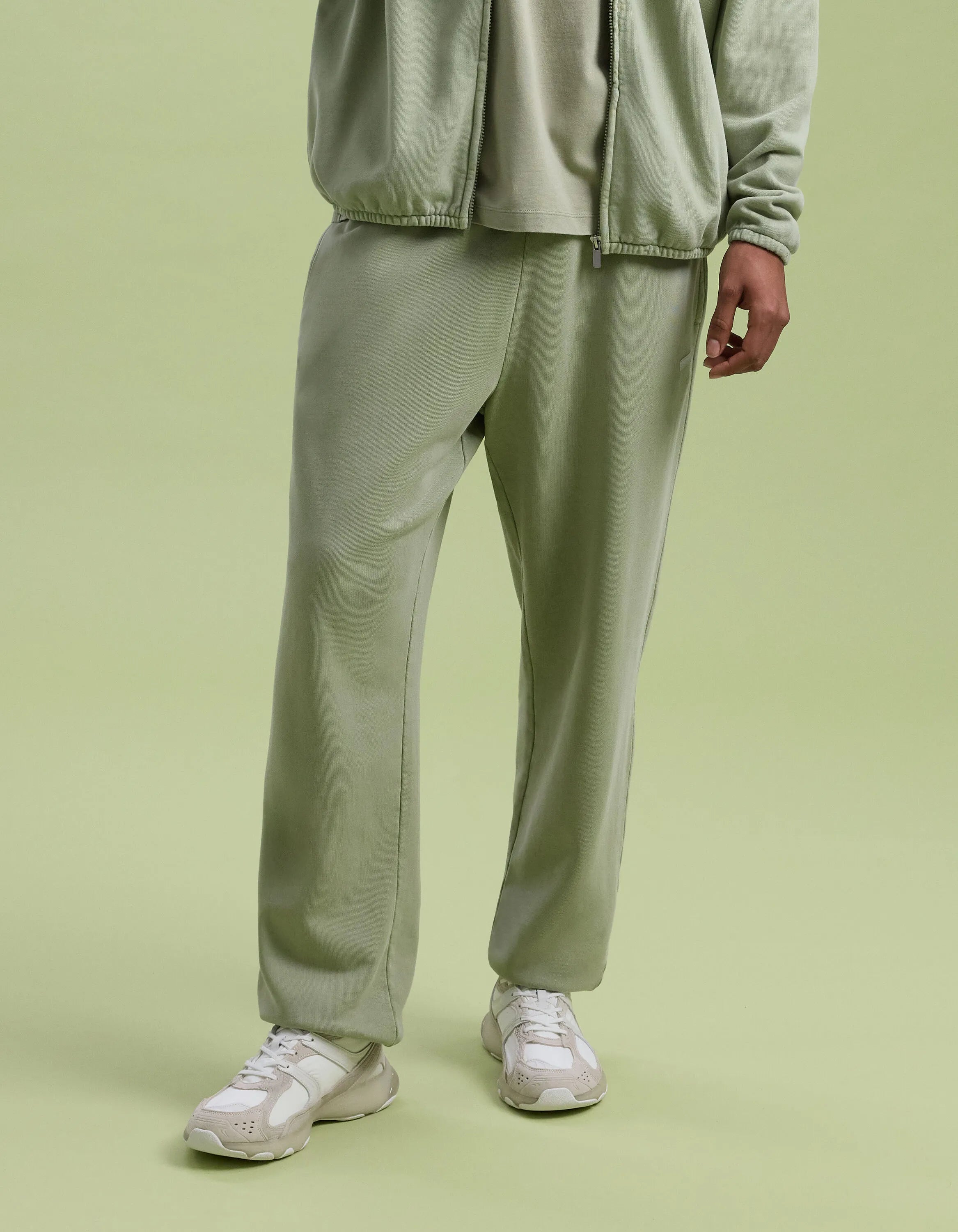 Celio_Green_Pantone_LMOPANJG_GREEN_06