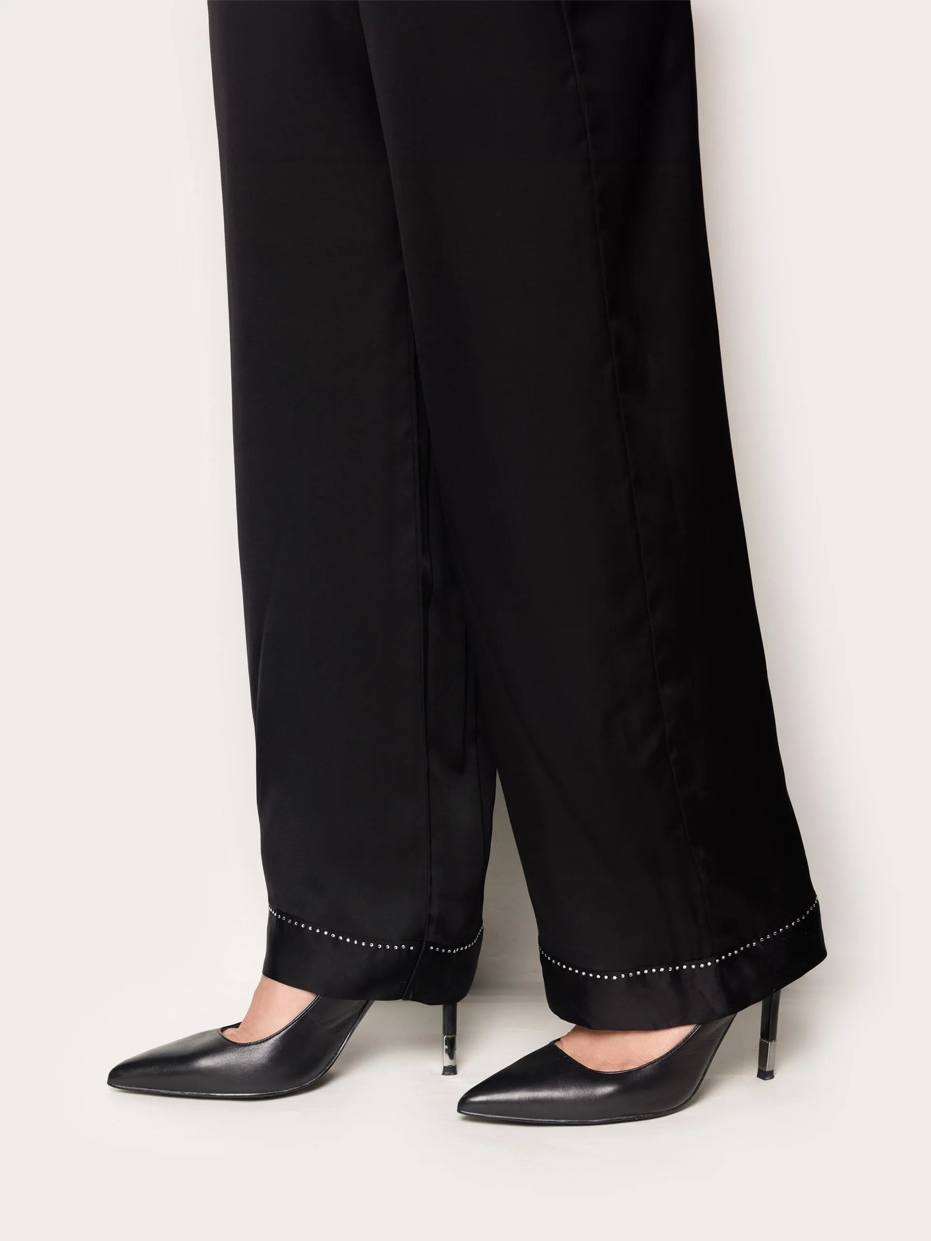 Yamamay_Black_Viscose Satin Pants with Rhinestone Details Bright Satin_LPBD184001_072_03