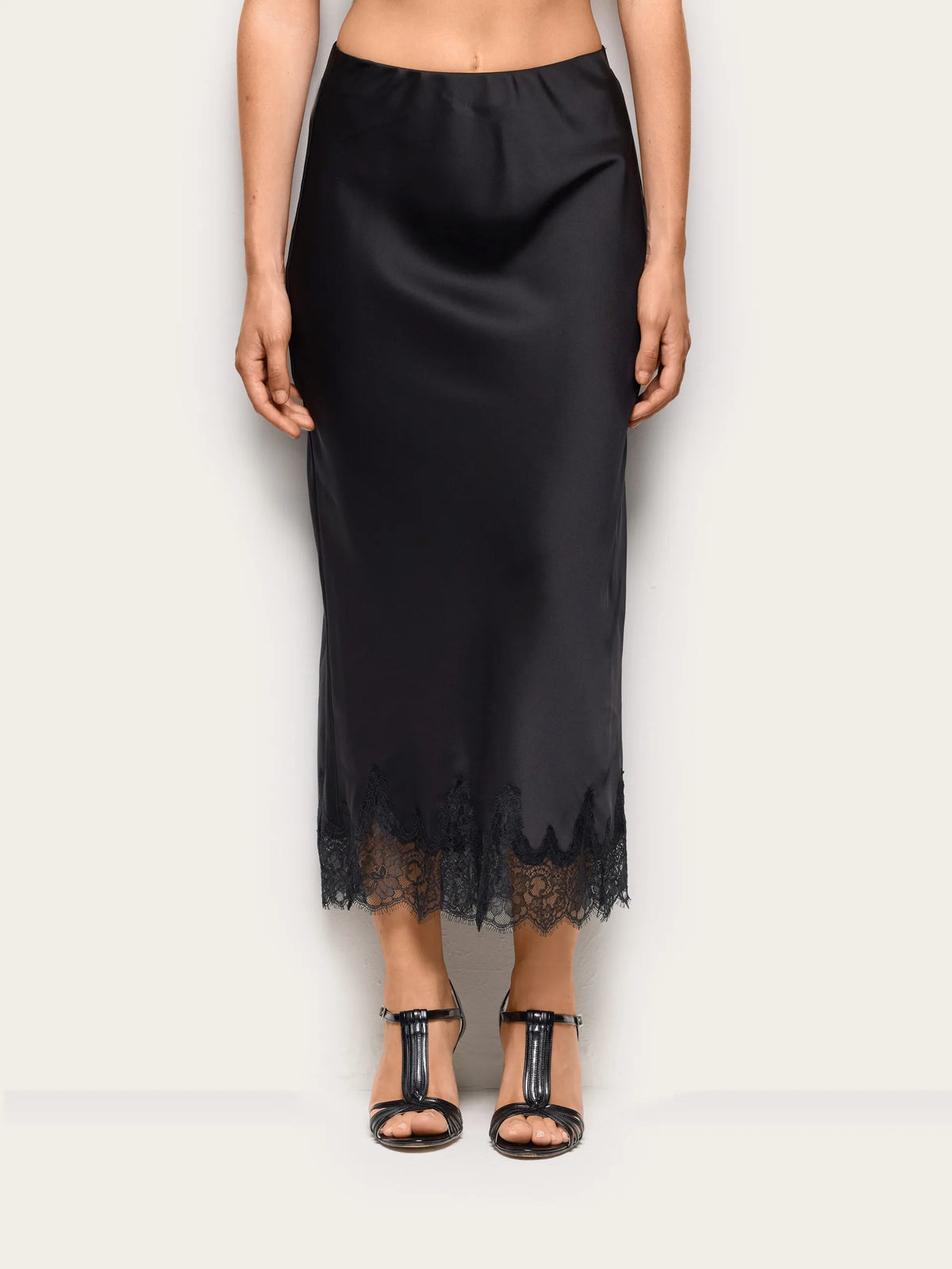Yamamay BLACK Women Skirt - Midnight Satin SKU: LPBD193007_072 Image 02