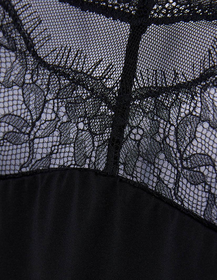 Yamamay_Amelie Short Briefs in Black Microfiber and Lace_LSOD181003_072_05