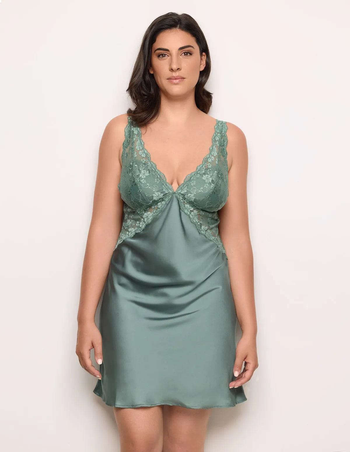 Yamamay_Sage Green_Short Satin and Lace Slip Dress in Sage Green Ð Primula Color_LSOD183003_120_02