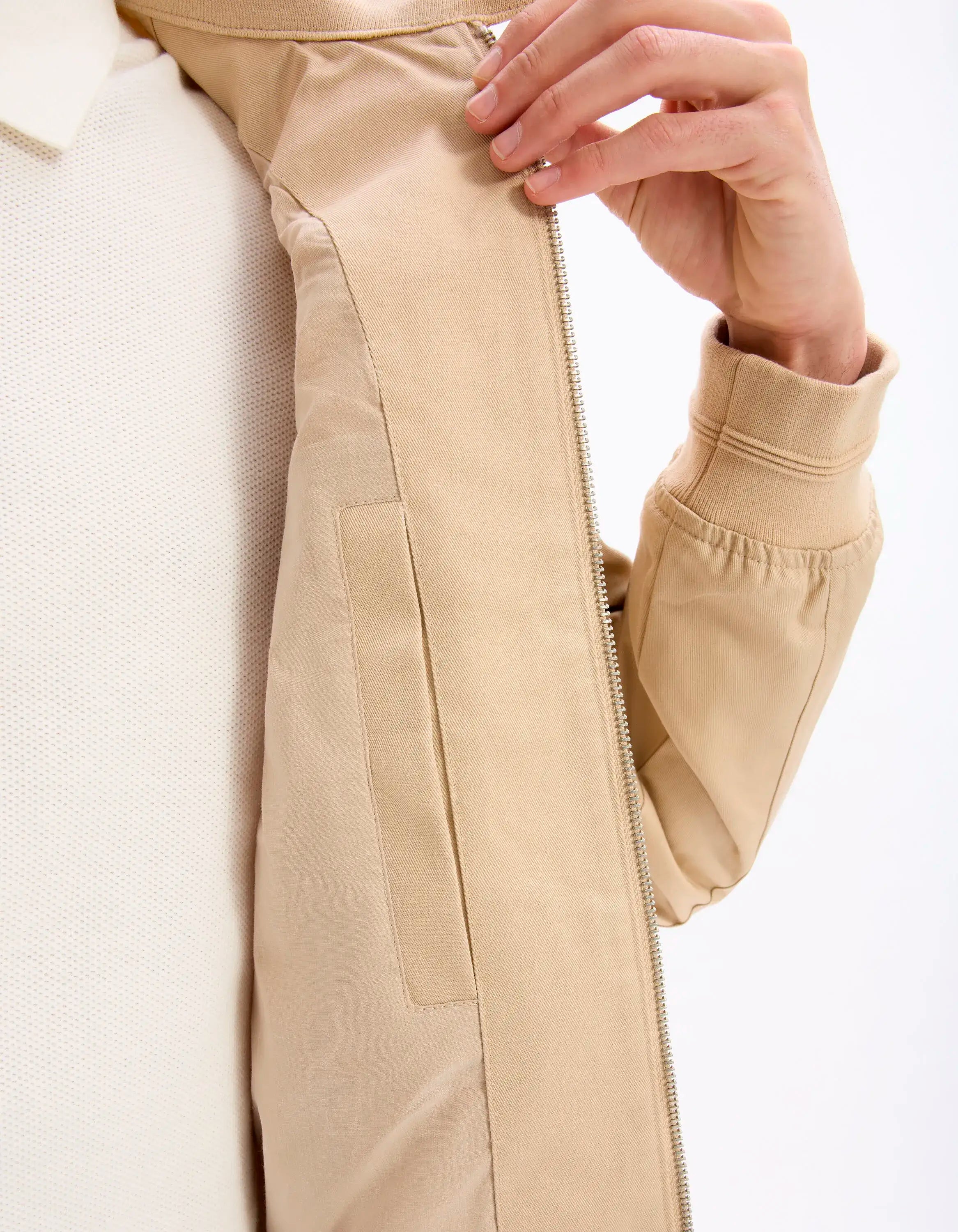 Celio_Beige_Stand-Up Collar Jacket_LUCOTON_BEIGE_04