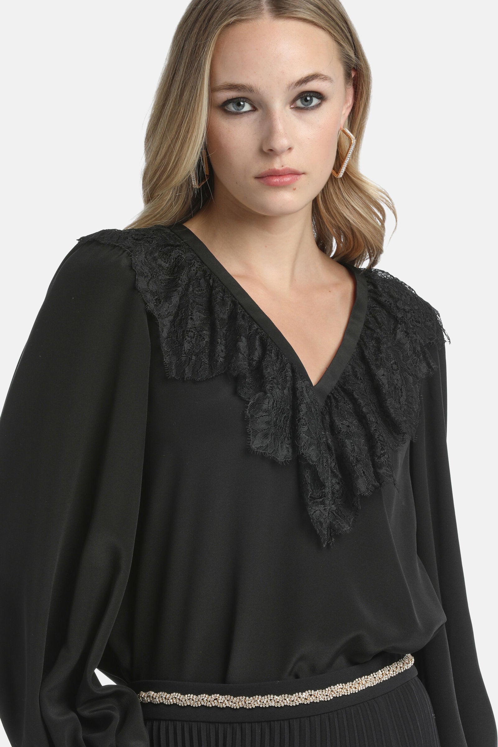 Luisa Spagnoli_Lumino - Elegant Blouse_LUMINO_0101_03