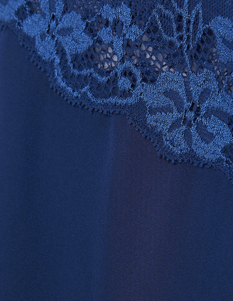 Yamamay_Satin Dressing Gown and Dark Blue Lace with Belt_LVED181001_215_05