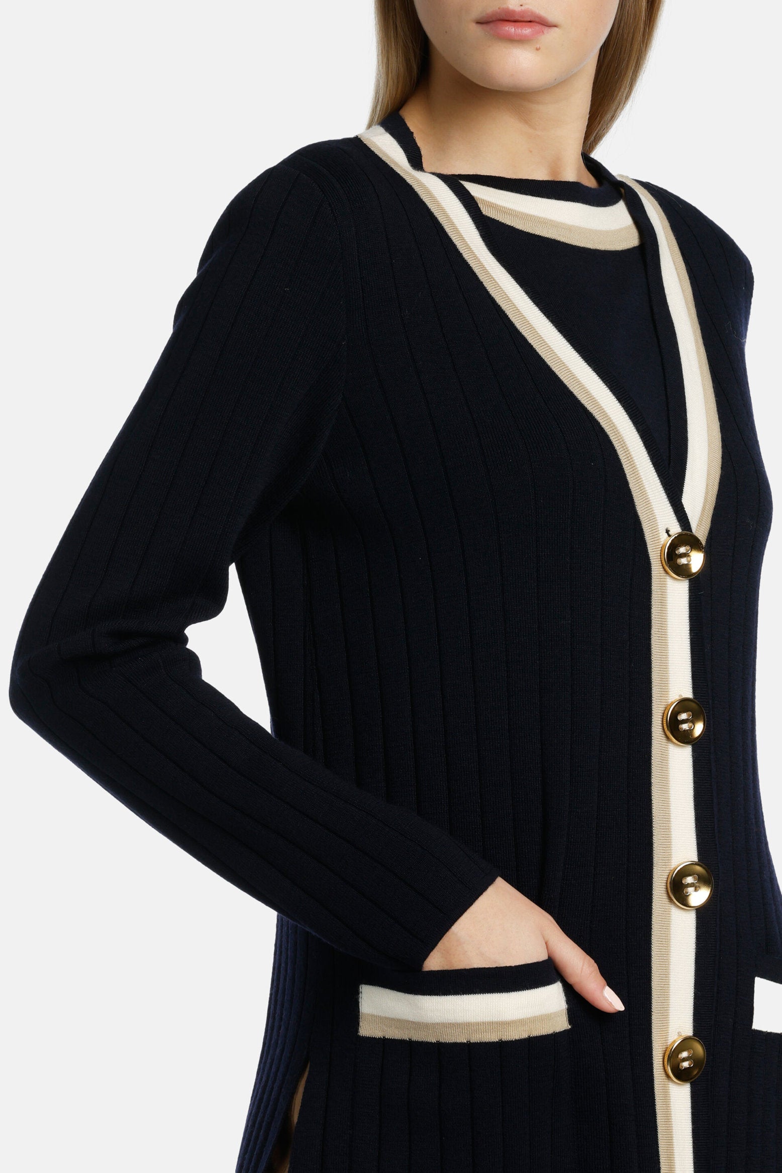 Luisa Spagnoli_Magistro Ribbed Cardigan_MAGISTRO_1206 1141 0202_04