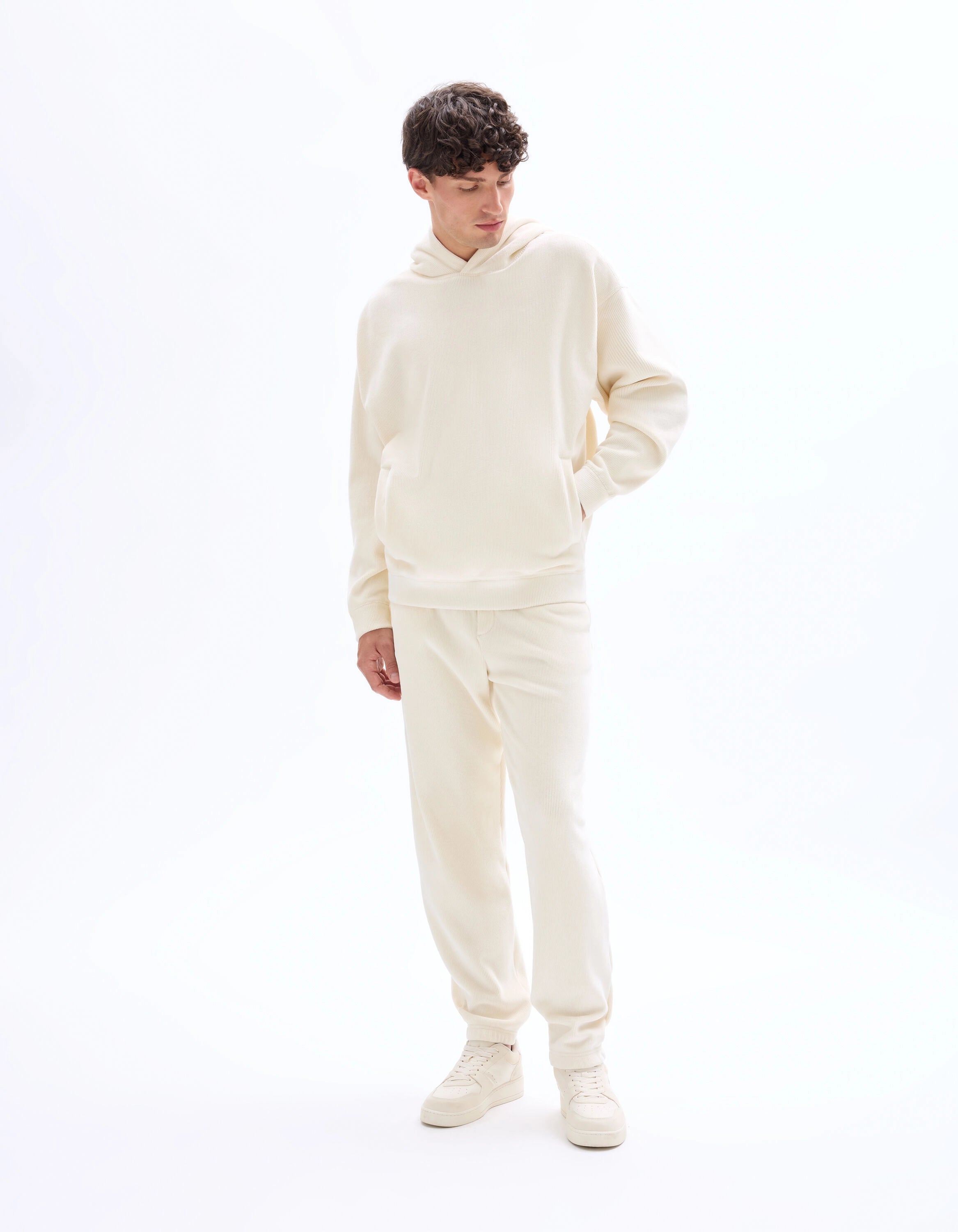 Celio_Ecru_Oversized Velour Hoodie_MEVELVET_ECRU_02