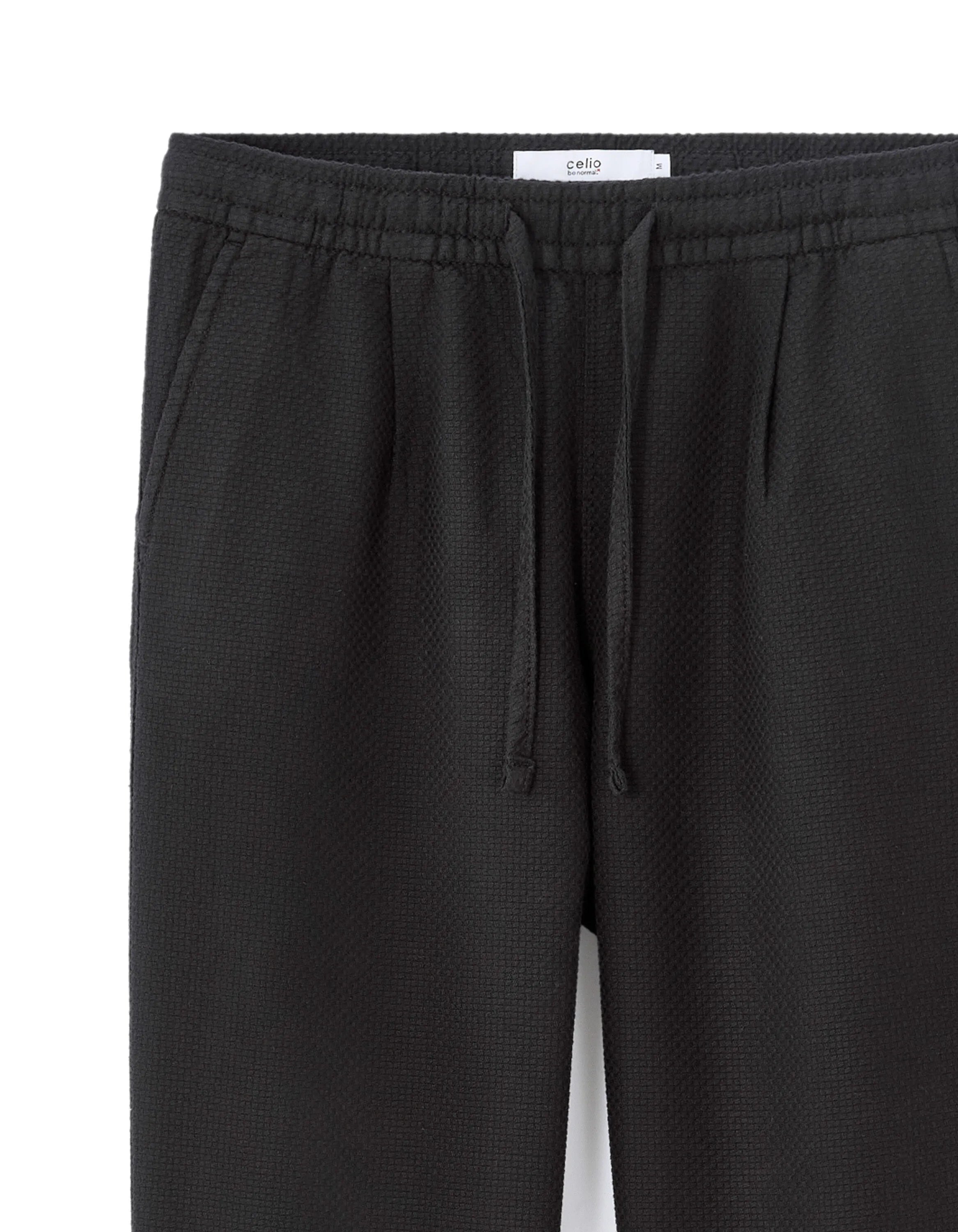 Celio_Black_100% Cotton Canvas Textured Slim Pants_MOCANVAS_BLACK_06