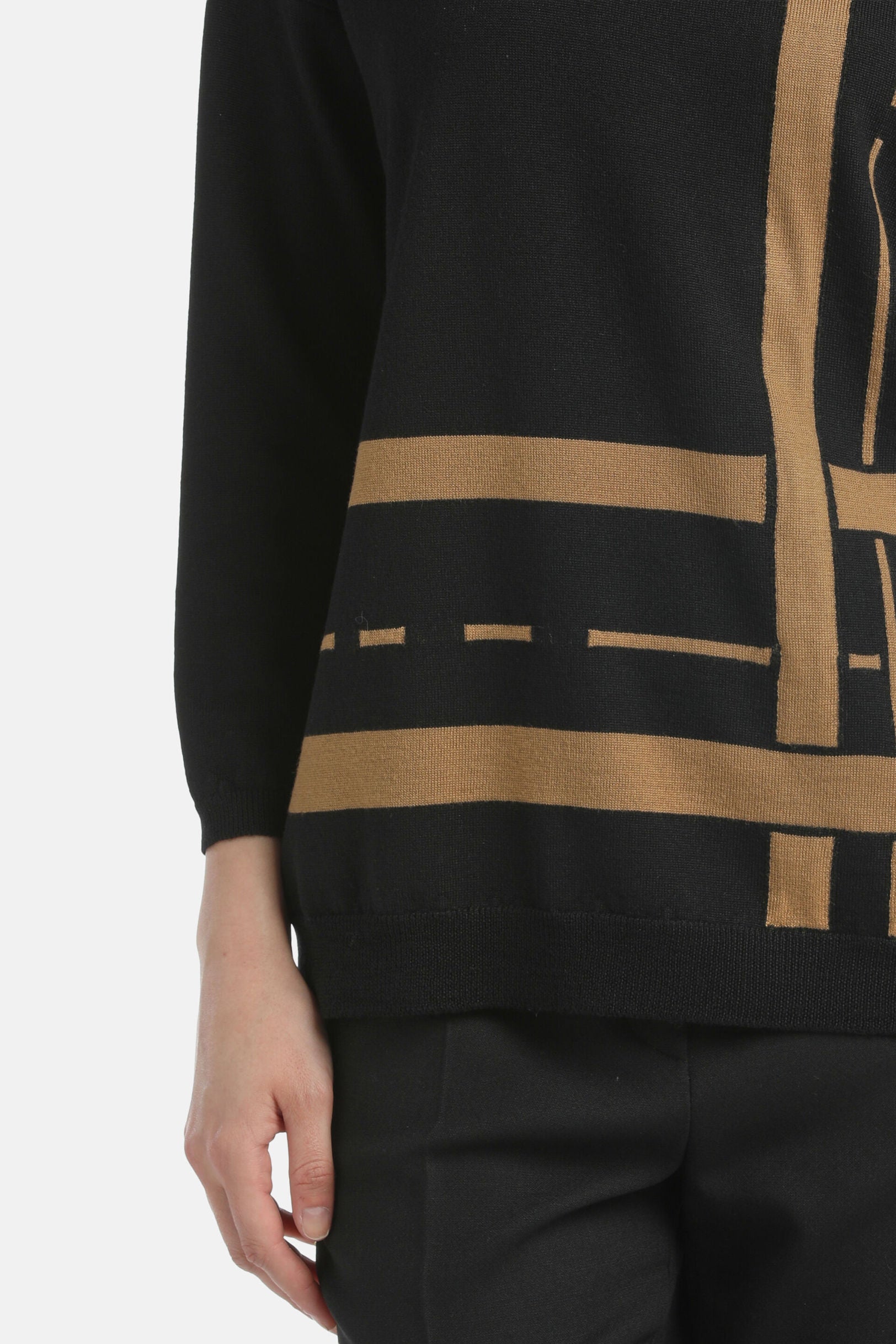 Luisa Spagnoli_Nero/Biscotto_Motel - Jacquard Turtleneck_MOTEL_0101 2246_04