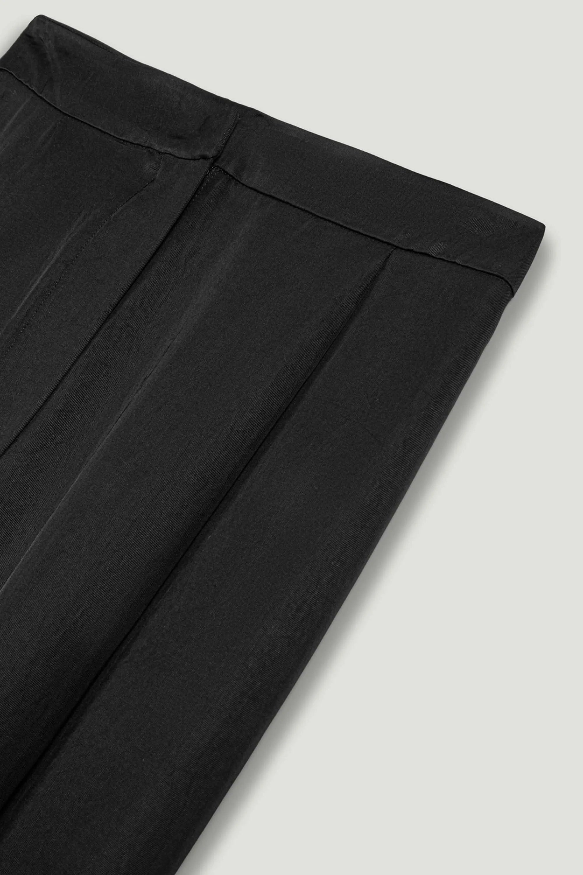Nocturne Black Women Fluid Balloon-Leg Pants SKU: N26YN3478_0002 Image 09