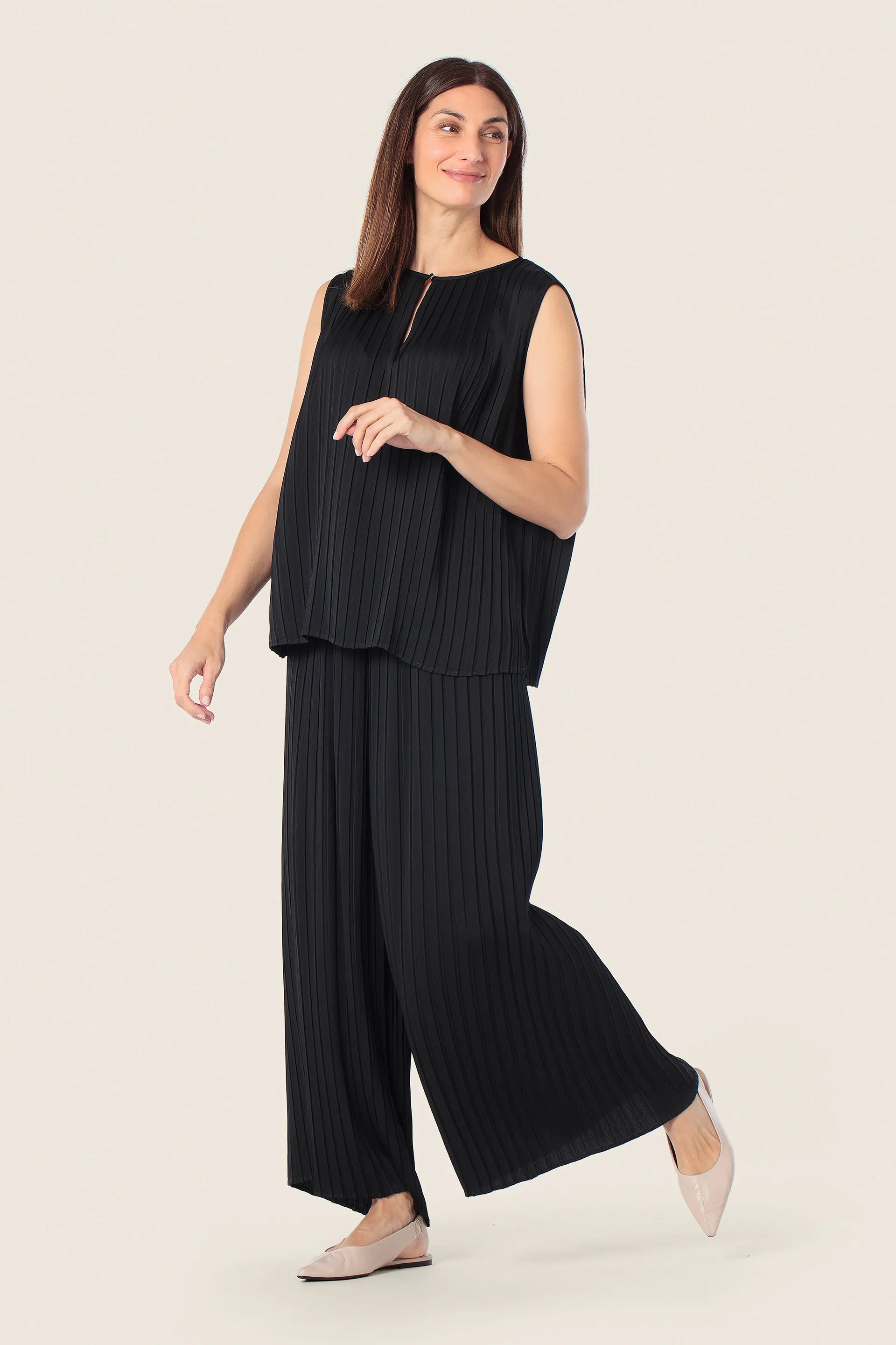 Gerry Weber Black 0 Sleeveless Pleated Blouse SKU: N61015_120 Image 02