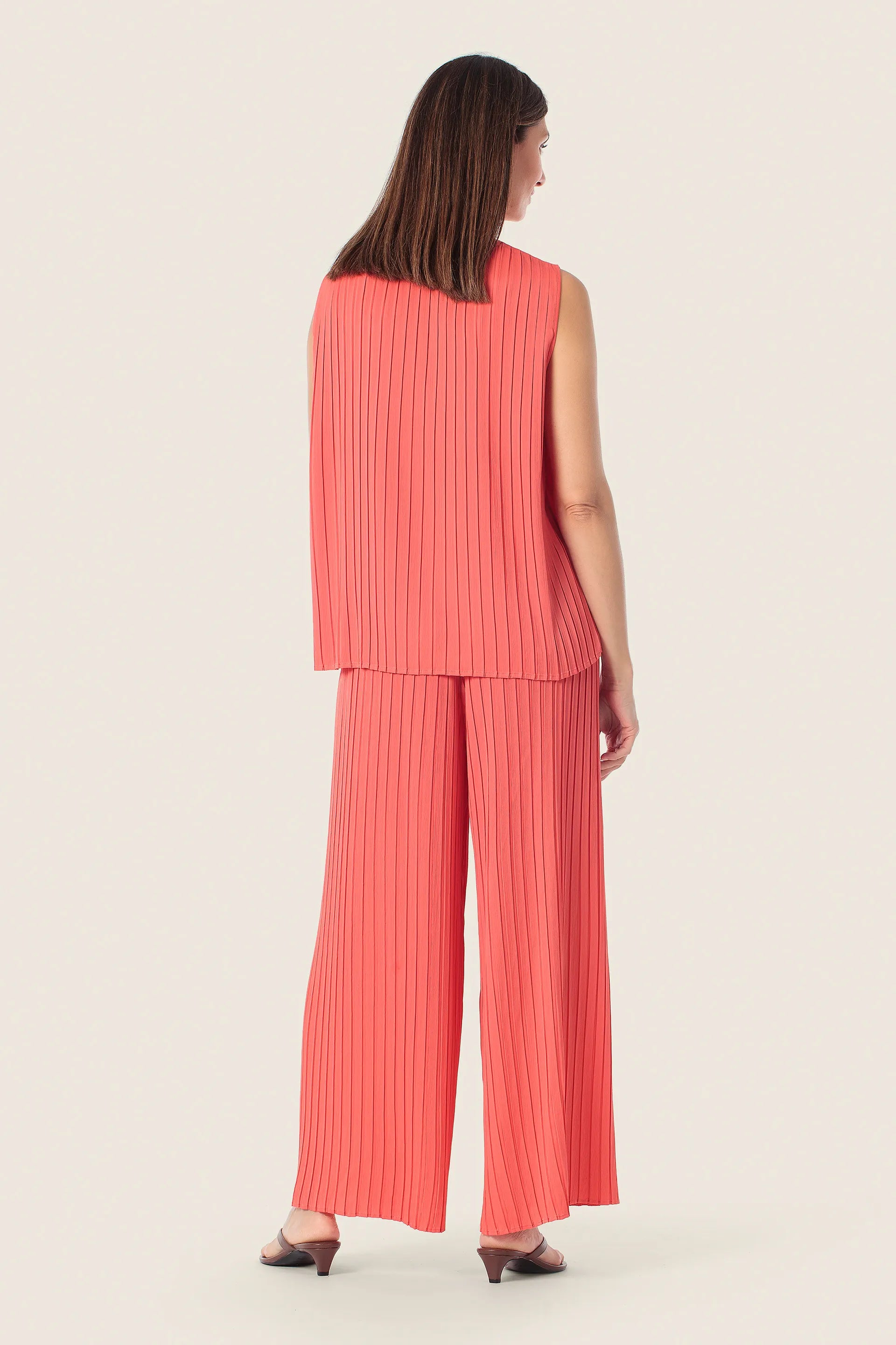 Gerry Weber Red Lobster 0 Sleeveless Pleated Blouse SKU: N61015_302 Image 04