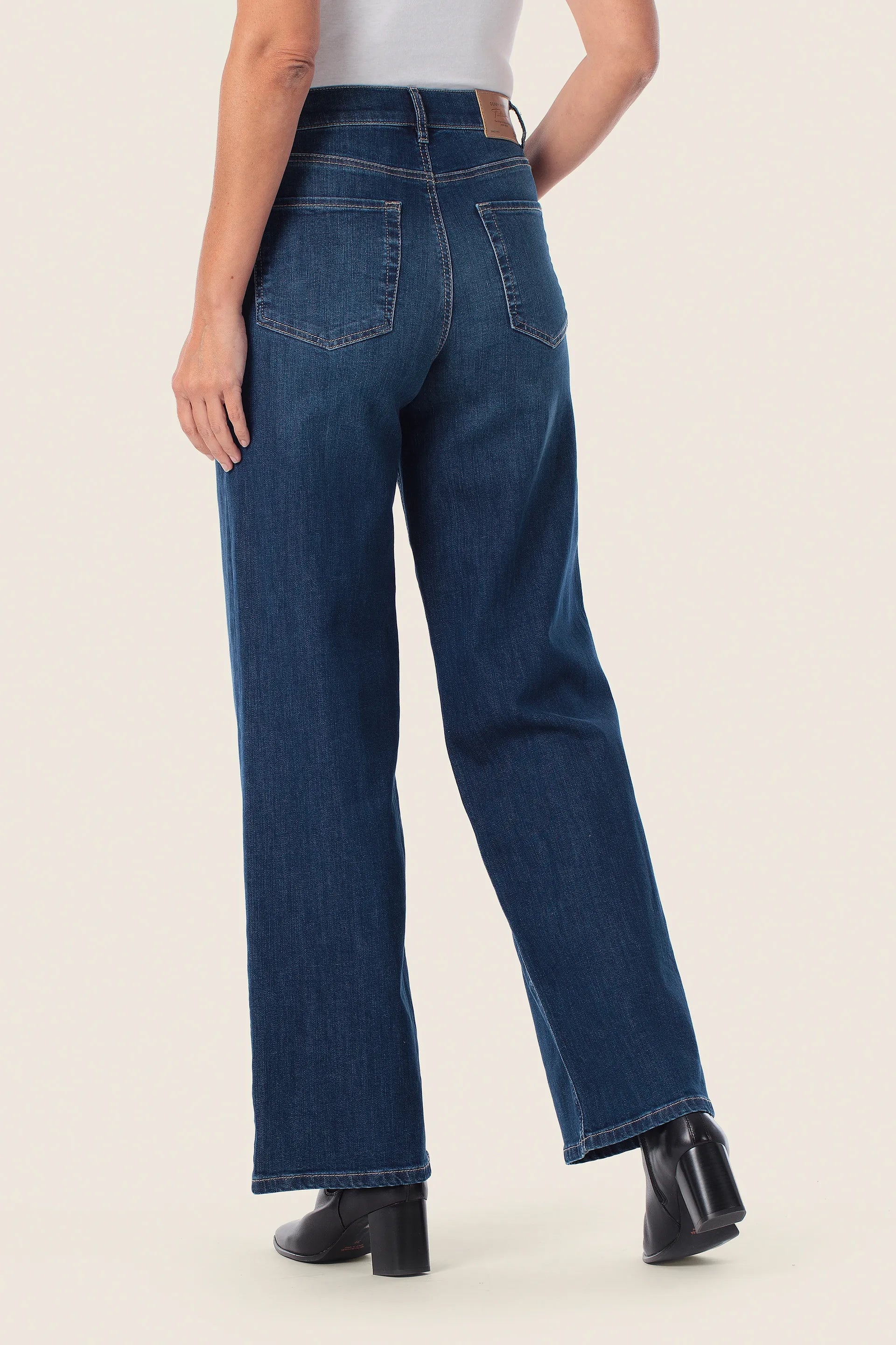 Gerry Weber Blue MŽdium Denim 0 Blue Loose Fit Jeans SKU: N67063_396 Image 02
