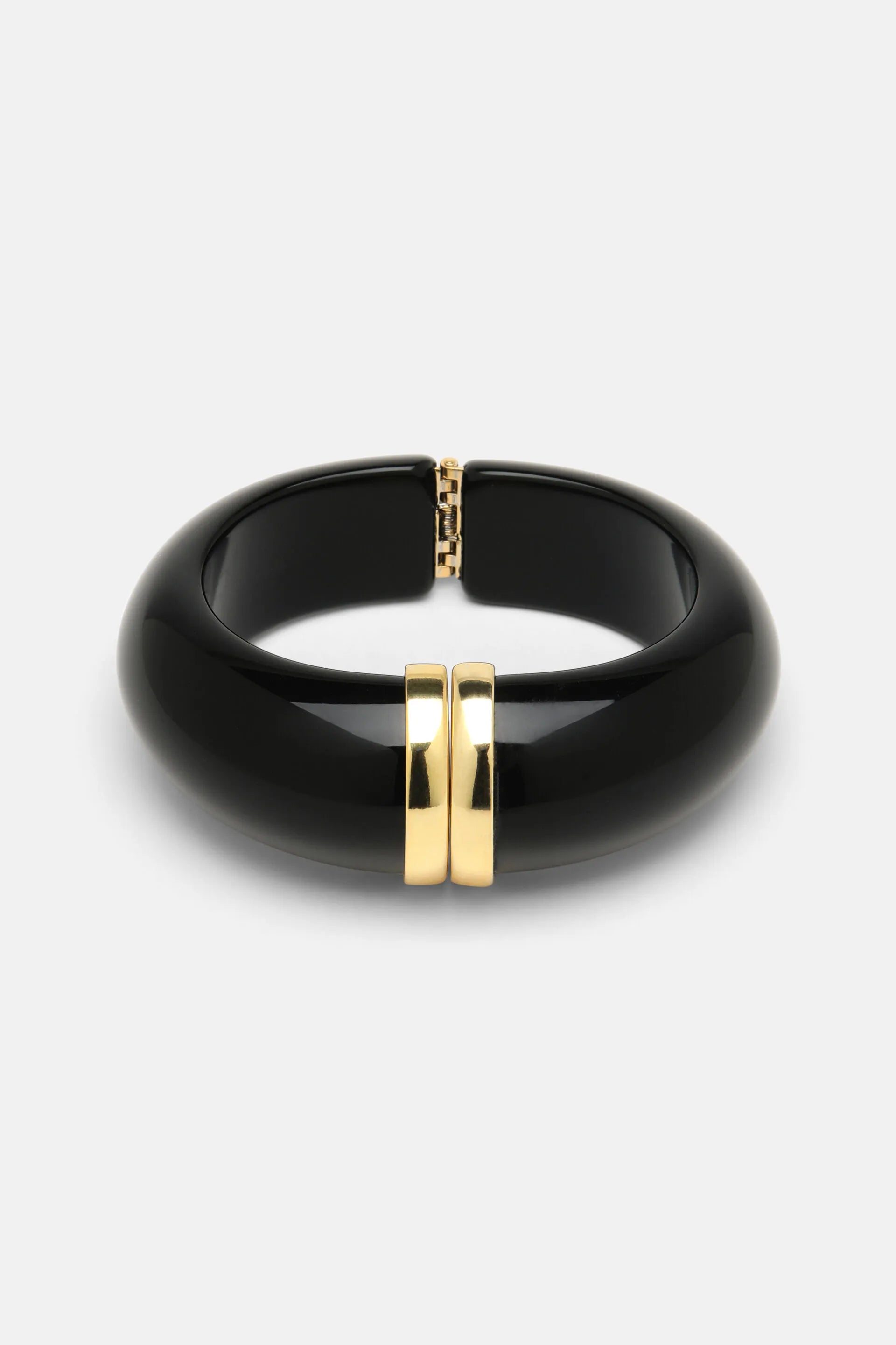 Luisa Spagnoli_Black_Nomaglio - Cuff Bracelet_NOMAGLIO A_0102 0002_02