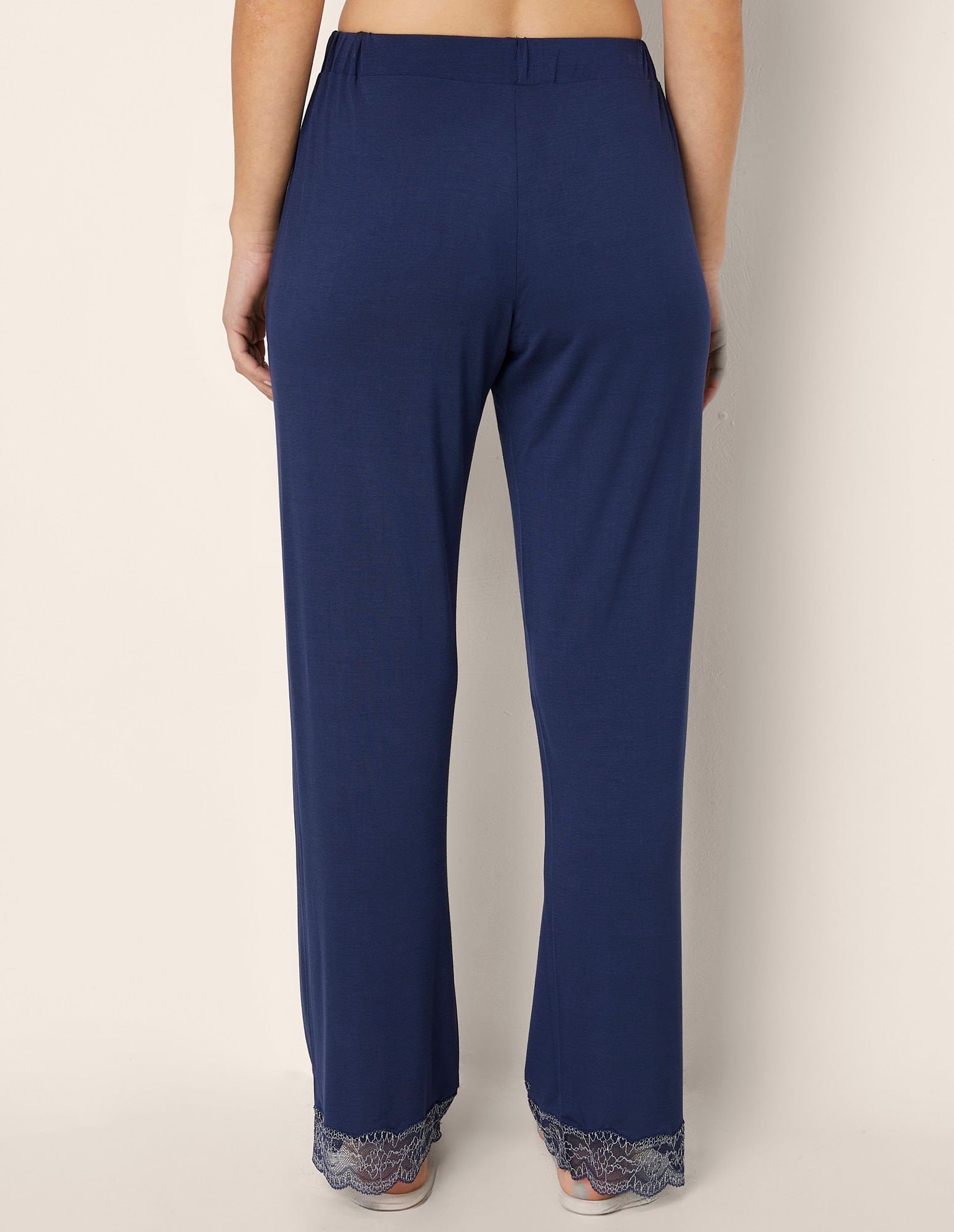 Yamamay_Long Trousers of Blue Pajamas in Tencel ª Modal Stretch with Lace_PPBD181003_215_03