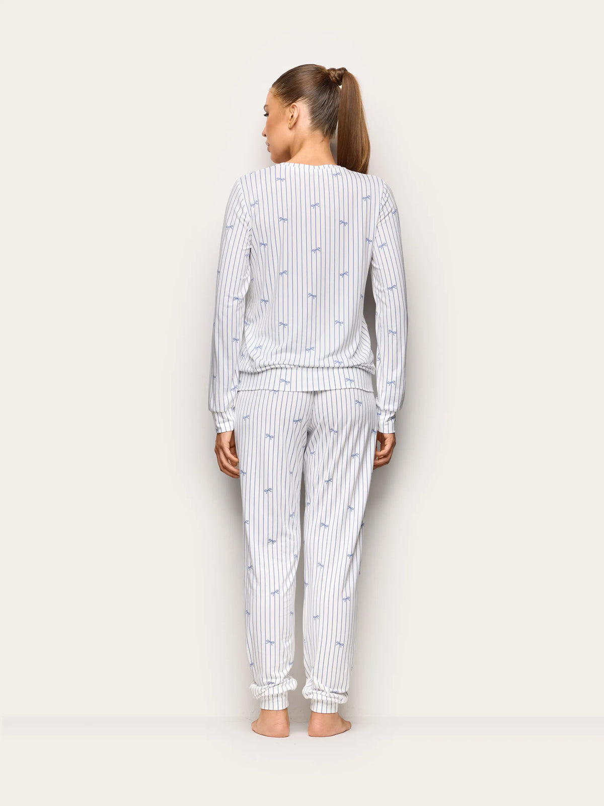 Yamamay PRINTED Women Pyjamas - Sweet Night SKU: PPLD193002_128 Image 04