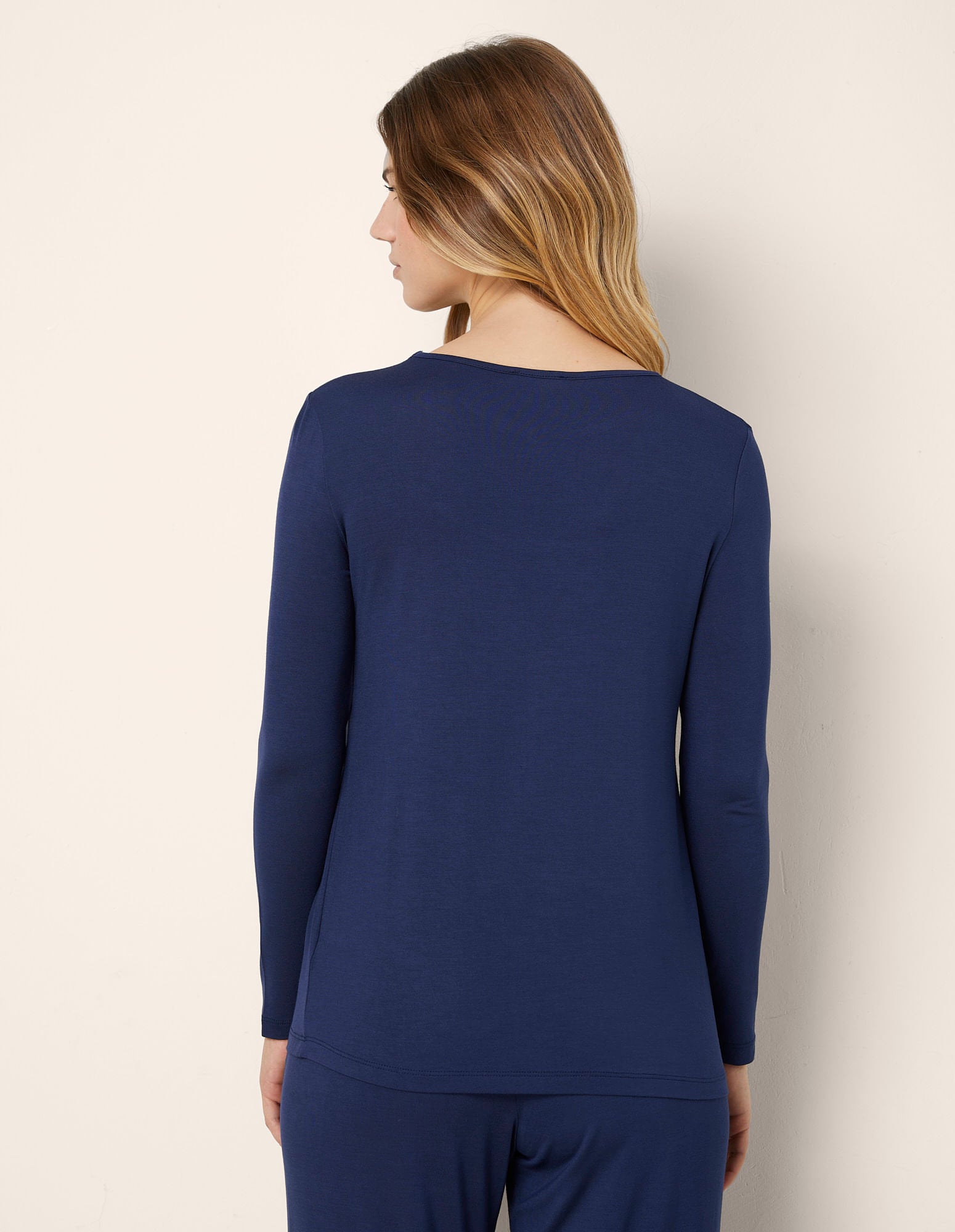 Yamamay_Blue Long-Sleeved Pajamas Sweater in Tencel ª Stretch Modal with Lace_PPTD181003_215_03