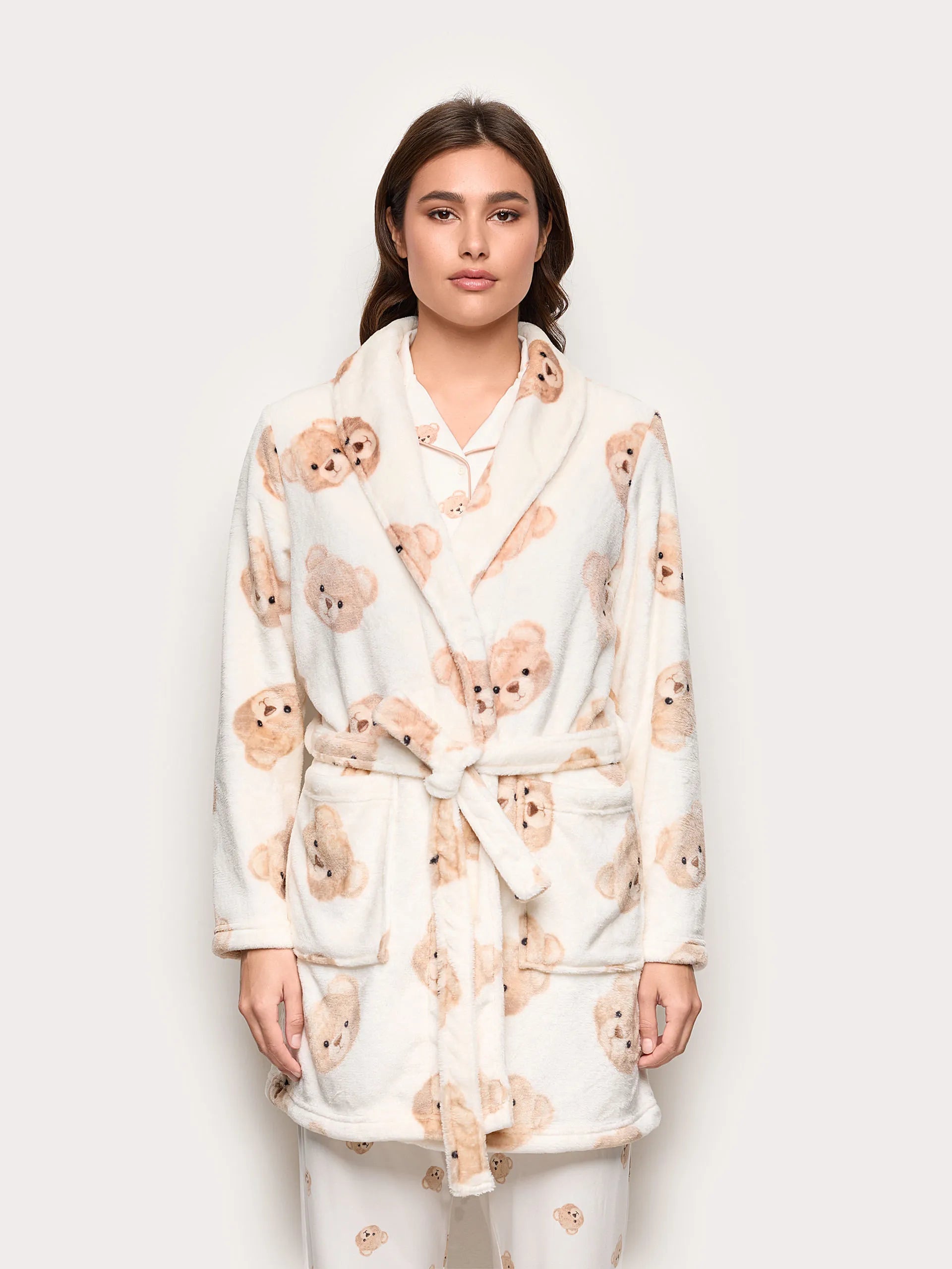 Yamamay_Printed_Apres Ski Bear Print Fur Robe_PVED184007_128_02