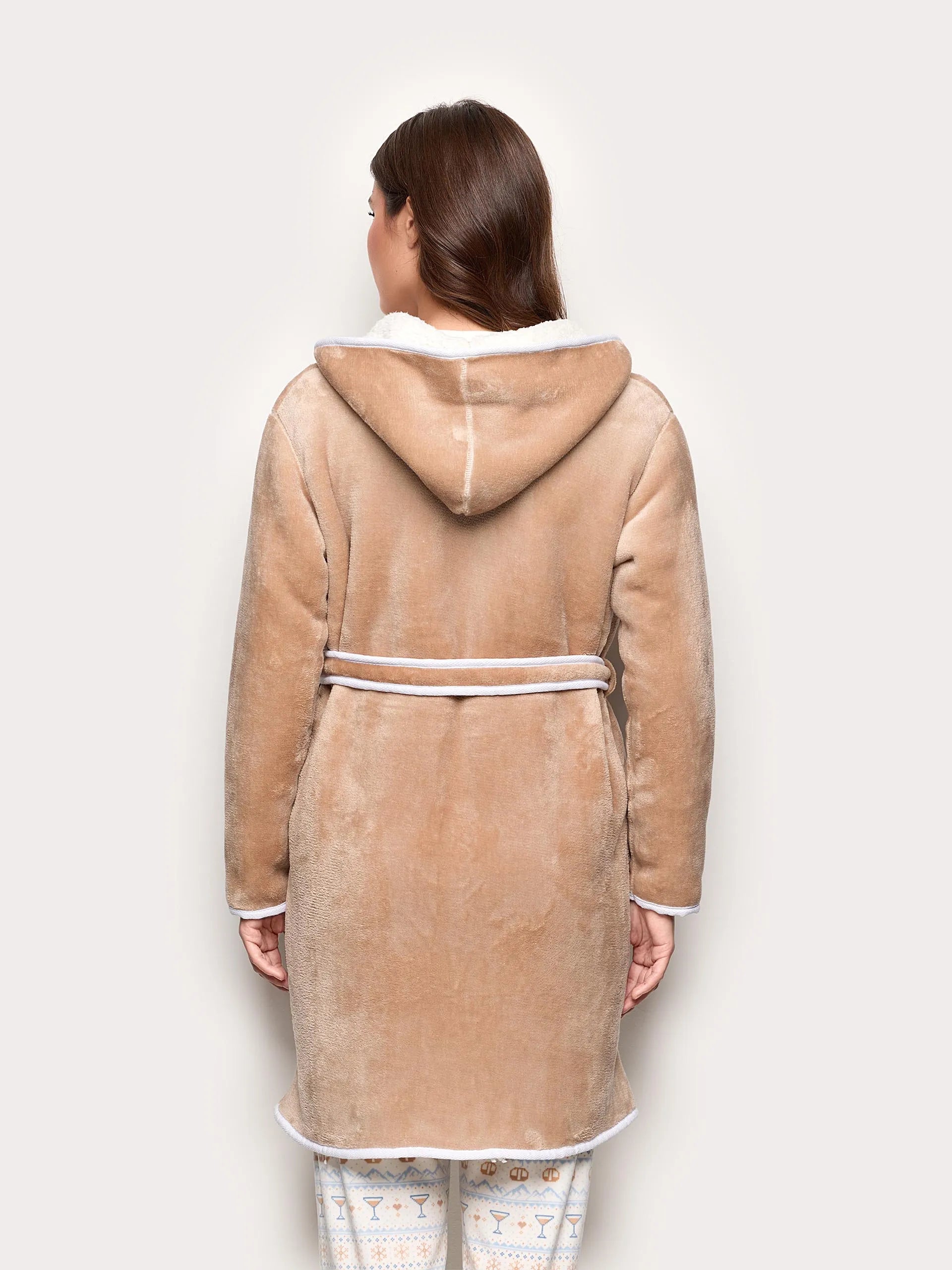 Yamamay_Skin_Apr�s Ski Fur Hooded Dressing Gown_PVED184008_075_03