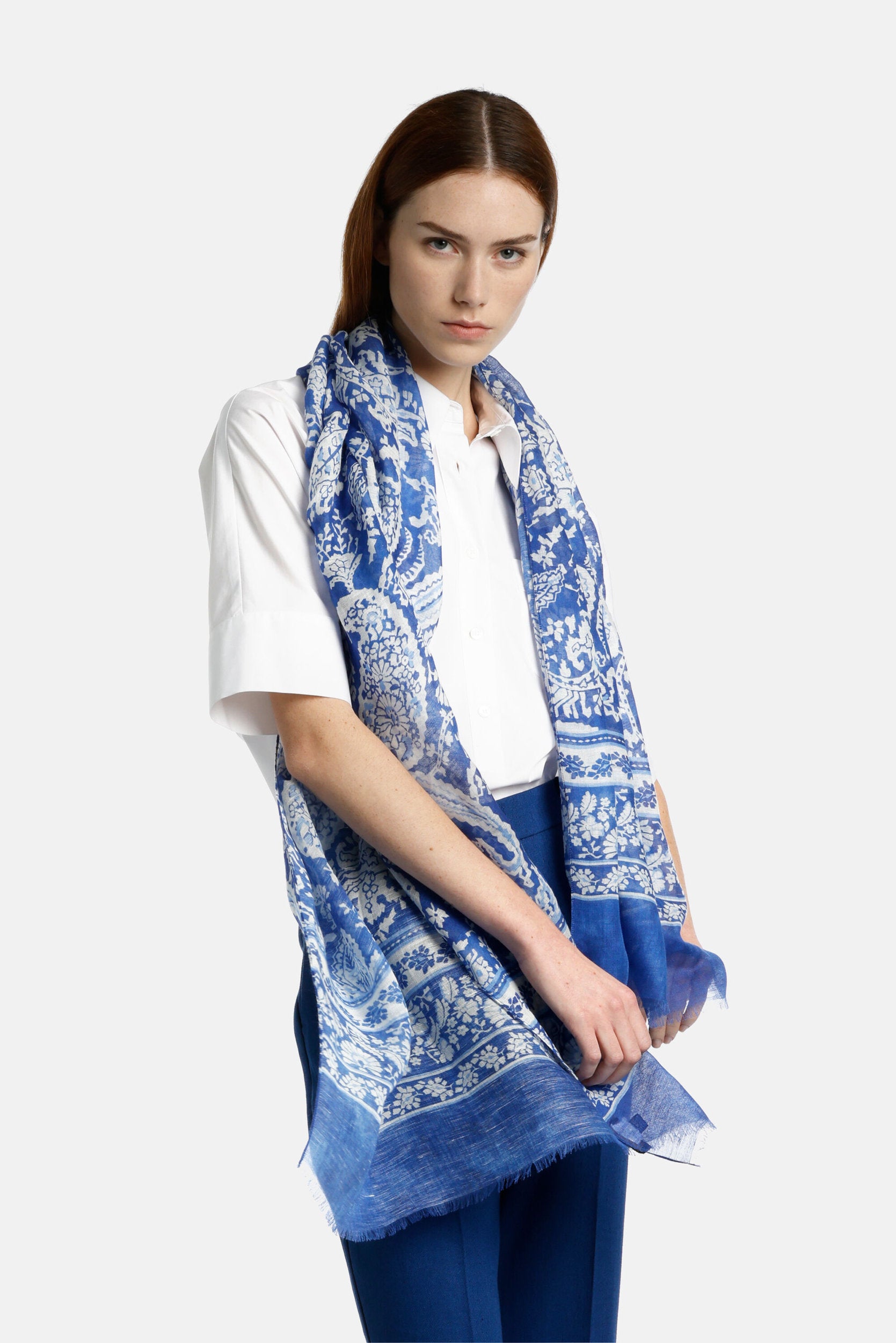 Luisa Spagnoli_Riola - Paisley Stole_RIOLA_3842_04