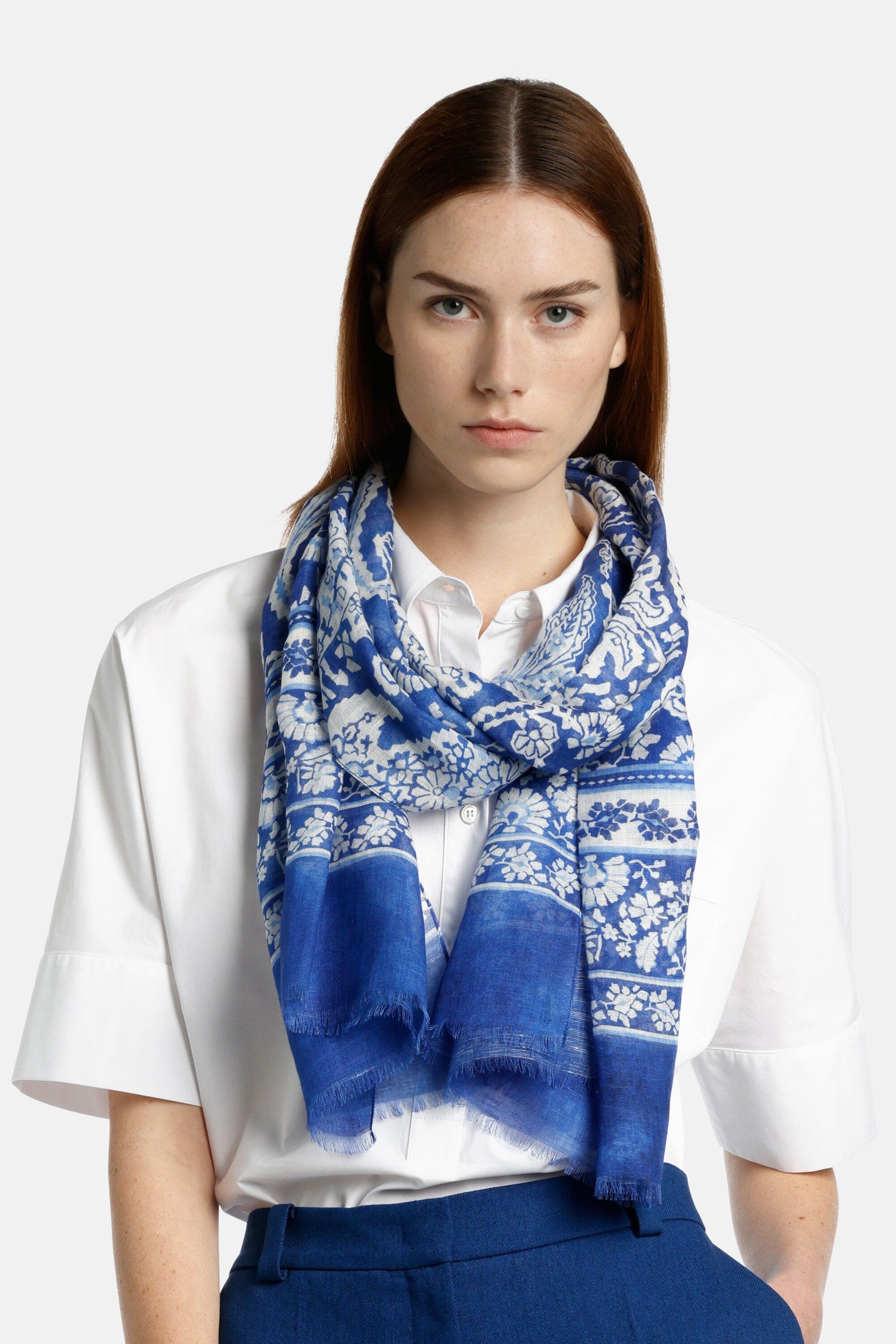 Luisa Spagnoli_Riola - Paisley Stole_RIOLA_3842_05