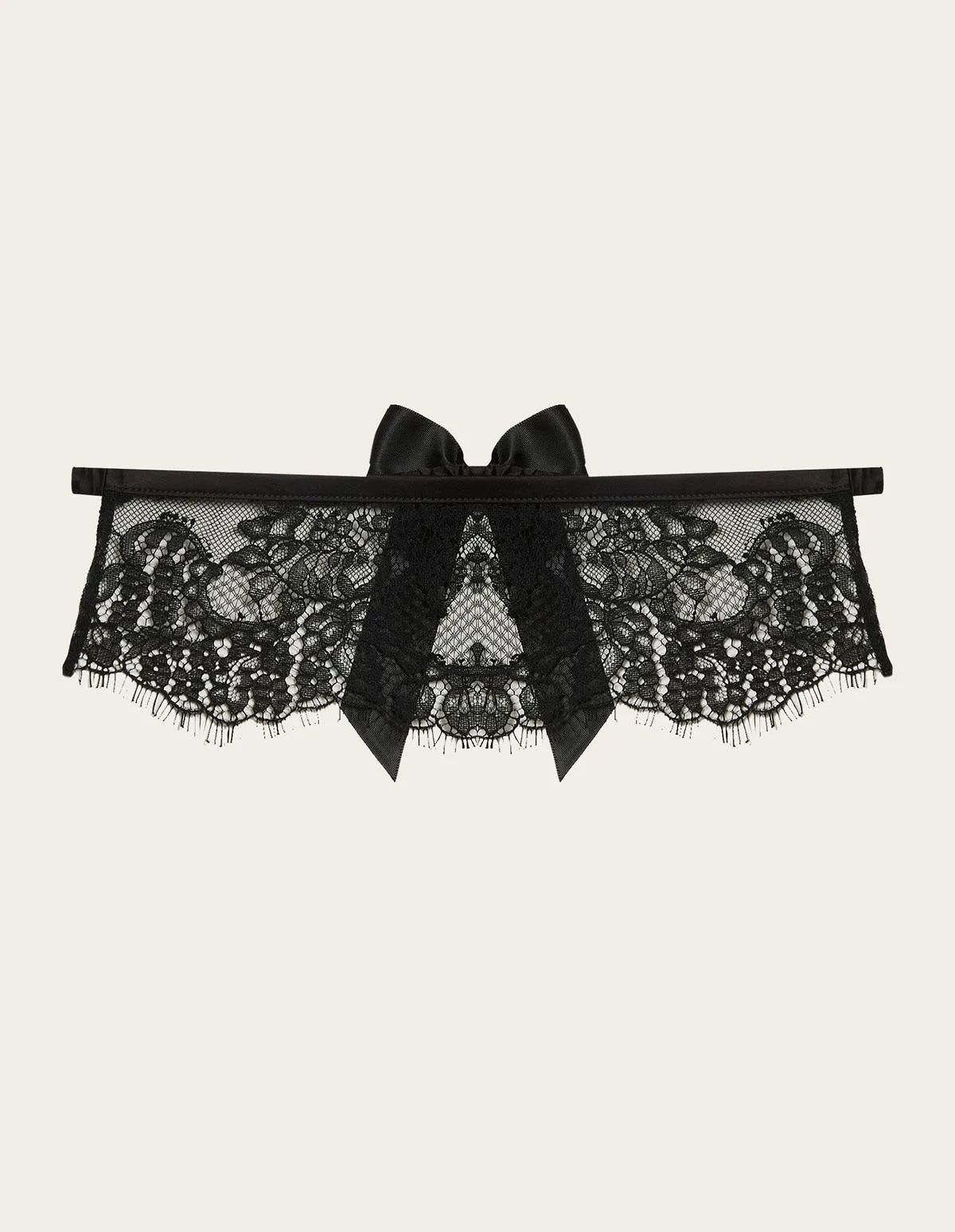 Yamamay_Black_Lace Mask and Gloves Set with Cutout Details Ð Priv� Kylie_SCTD183001_072_05