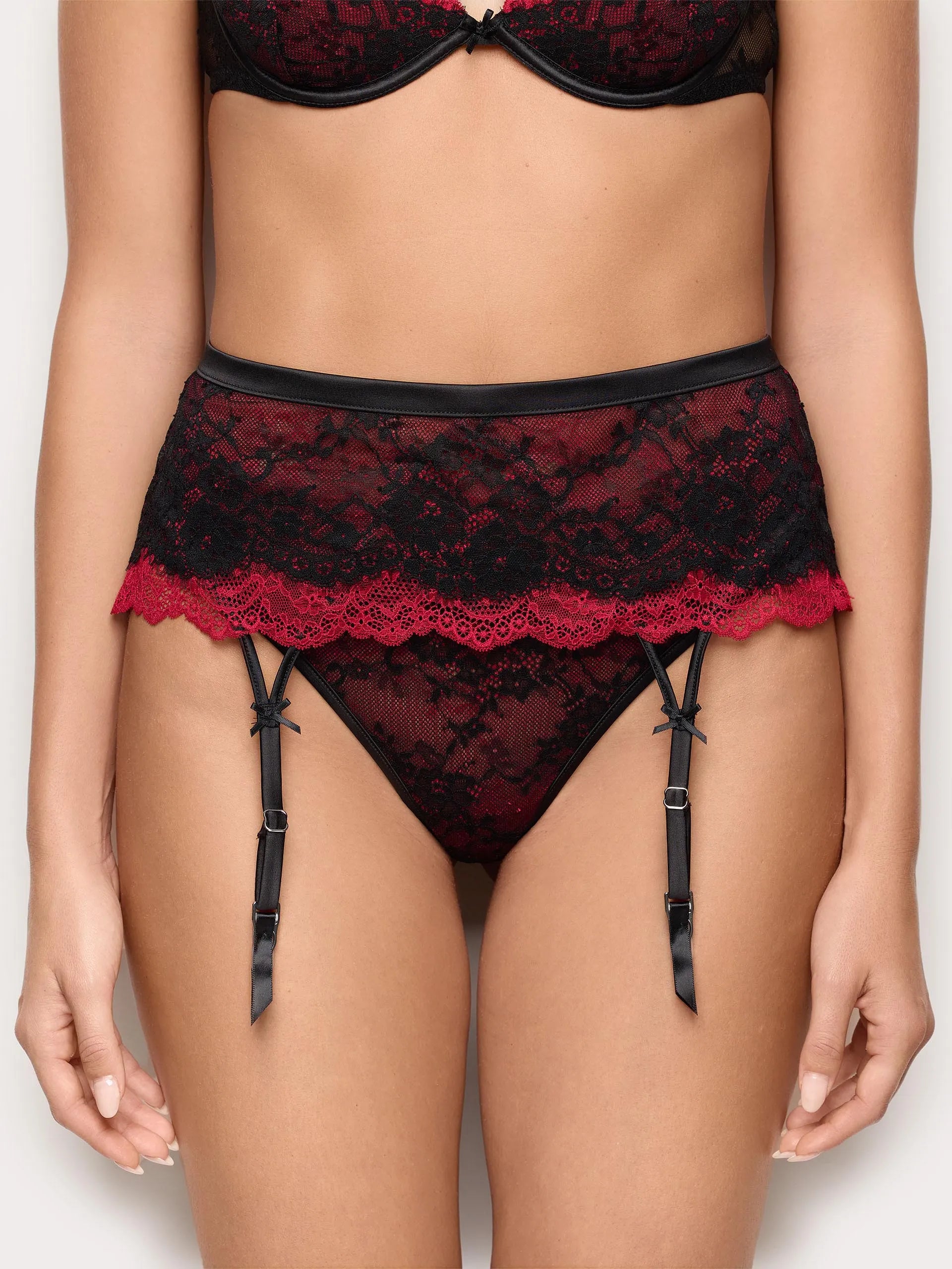 Yamamay_Black_Adjustable Lace Suspender Belt Romantic_SCZD184002_072_03