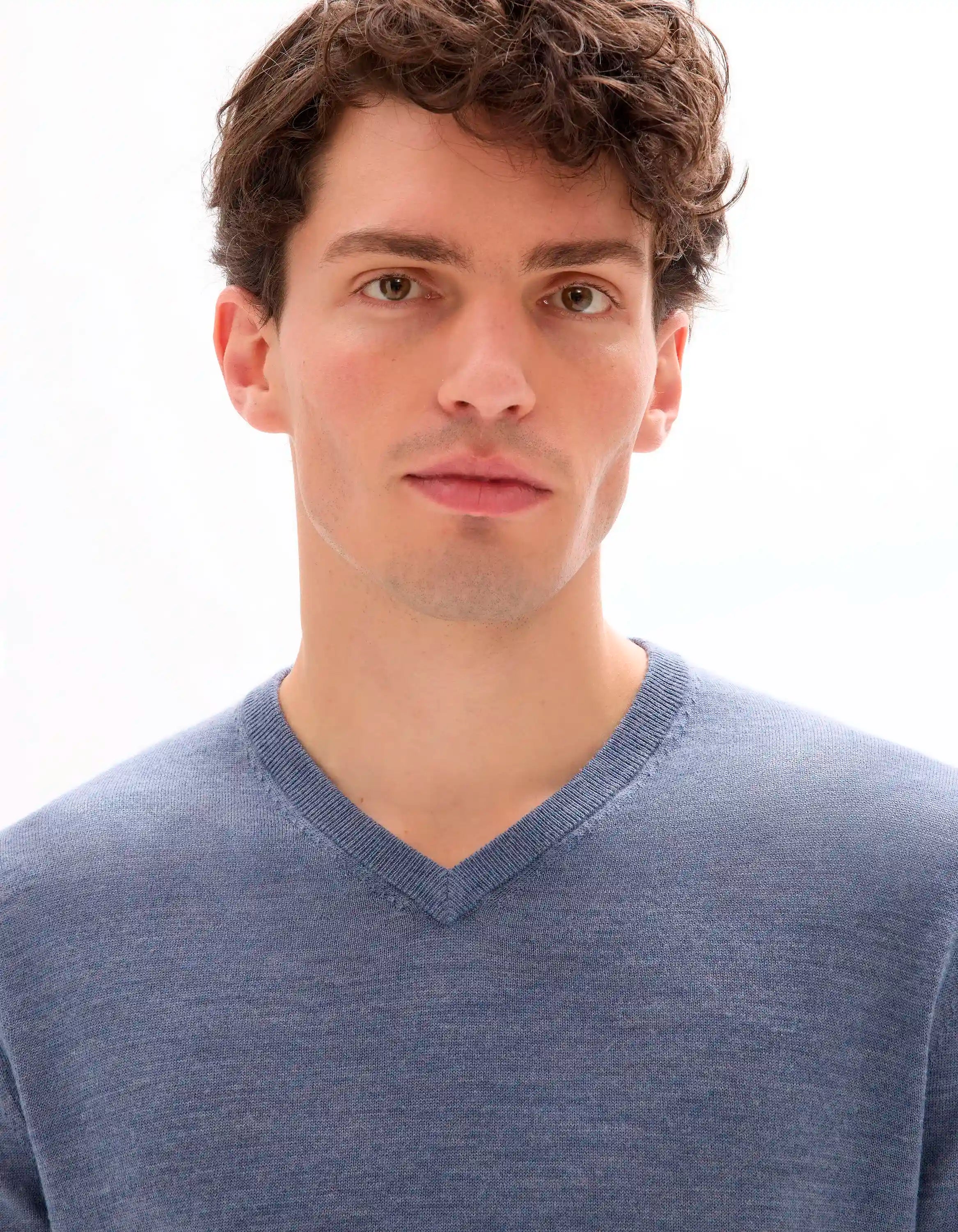 Celio_Dark Storm_100% Merino Wool V-Neck Sweater_SEMERIV_DARK STORM_04