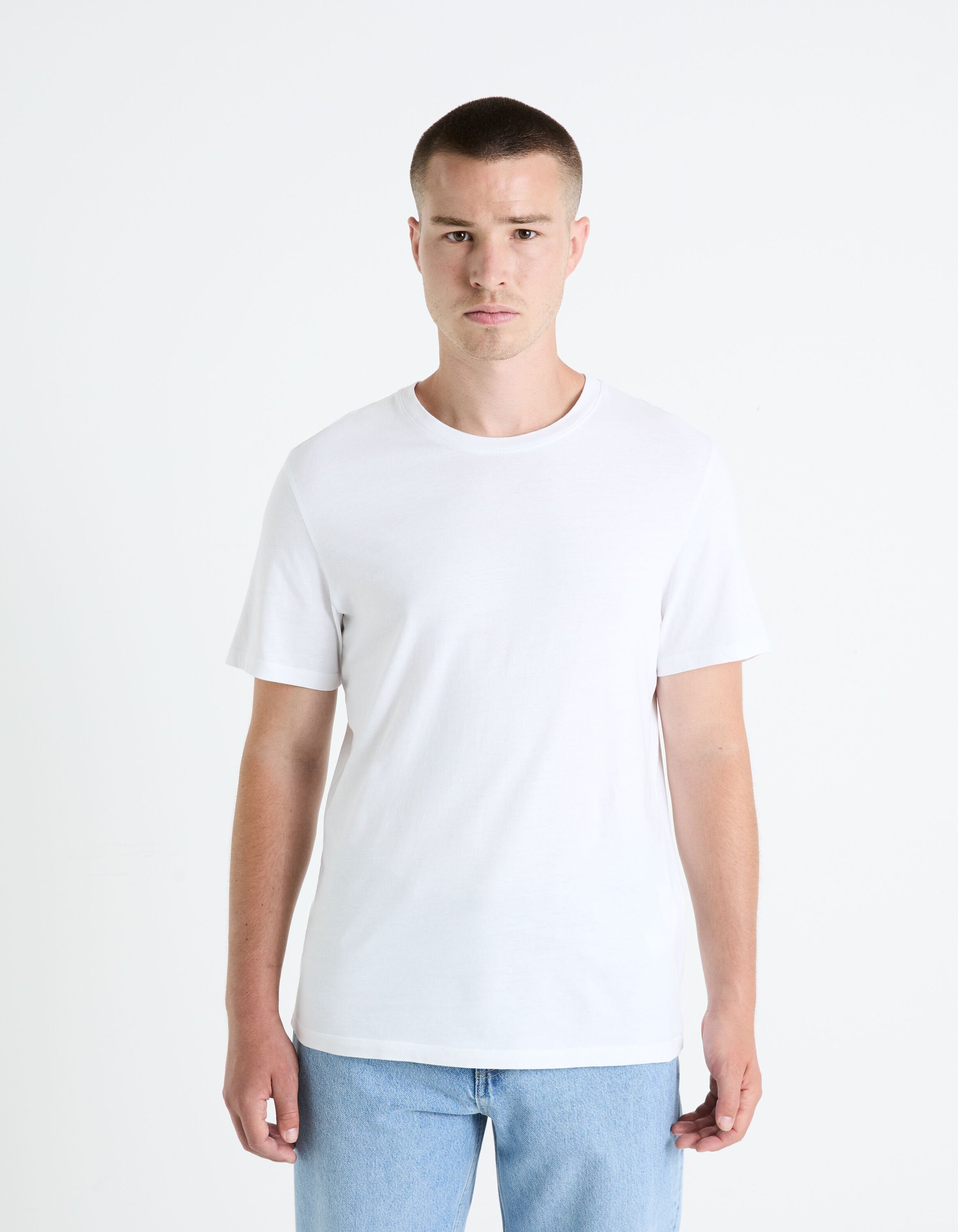 Celio_100% Cotton Straight Round Neck T-Shirt - White_TEBOX_SHARK_01