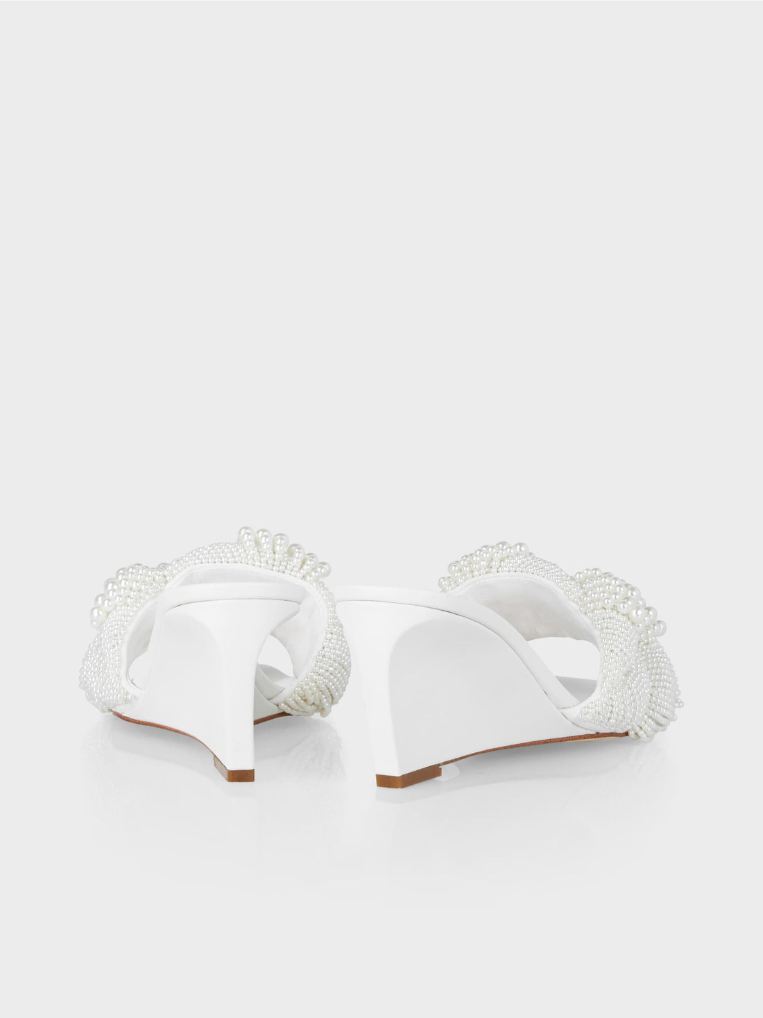 Wedges With Pearls_Wb Sq.01 Z10_100_02
