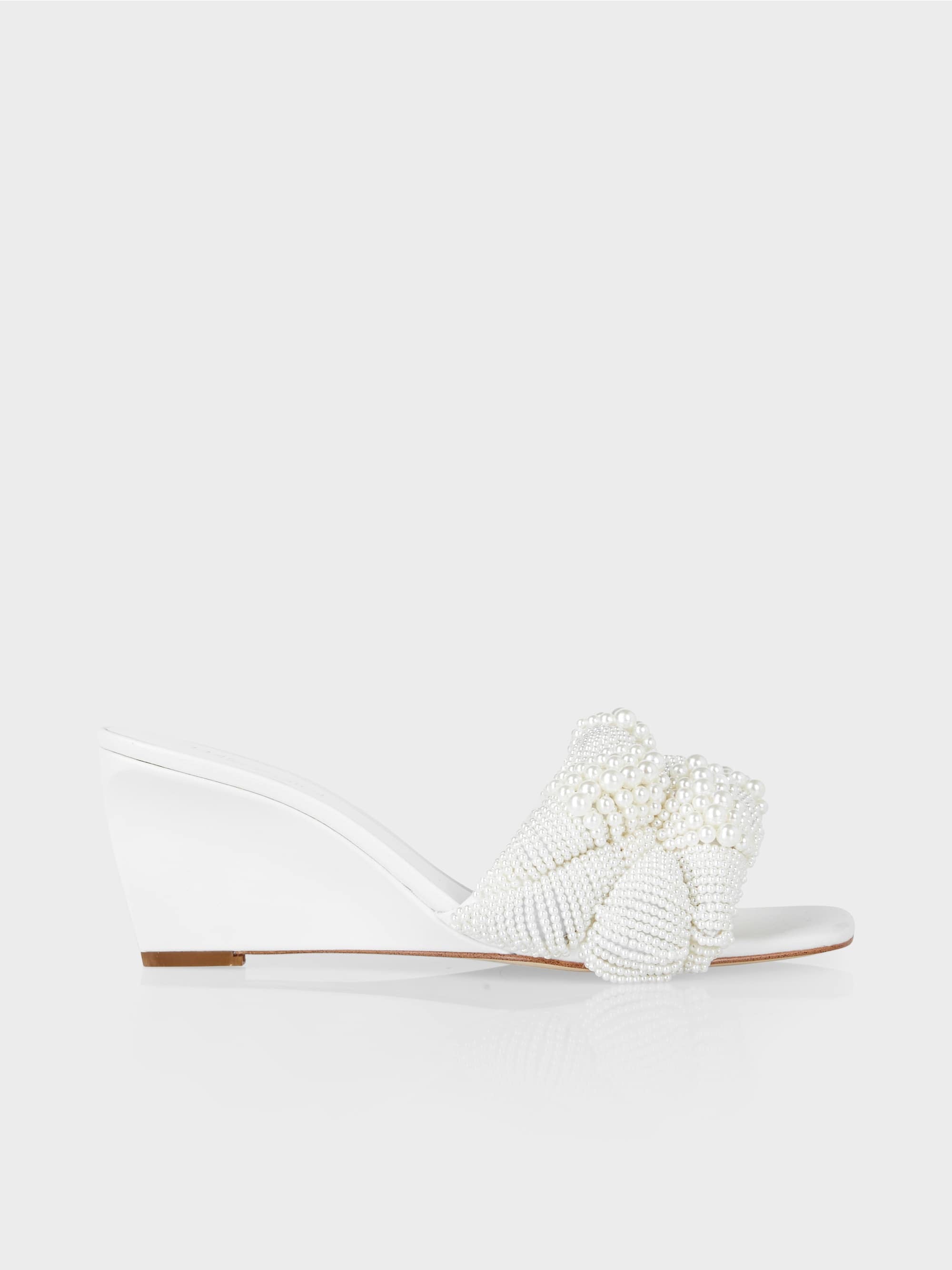 Wedges With Pearls_Wb Sq.01 Z10_100_03