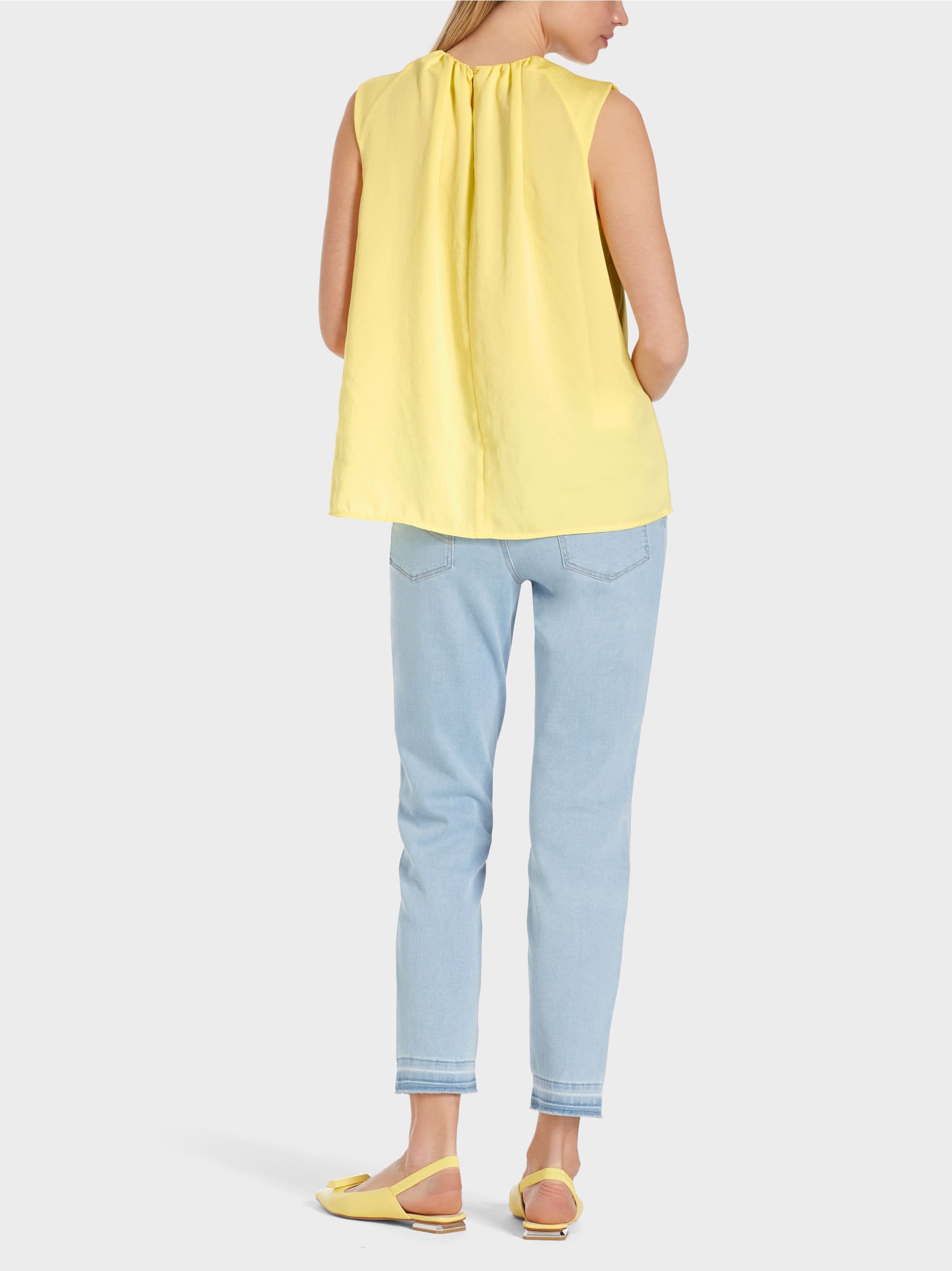 Top With Ruffle Detail_Wc 61.13 W39_420_02
