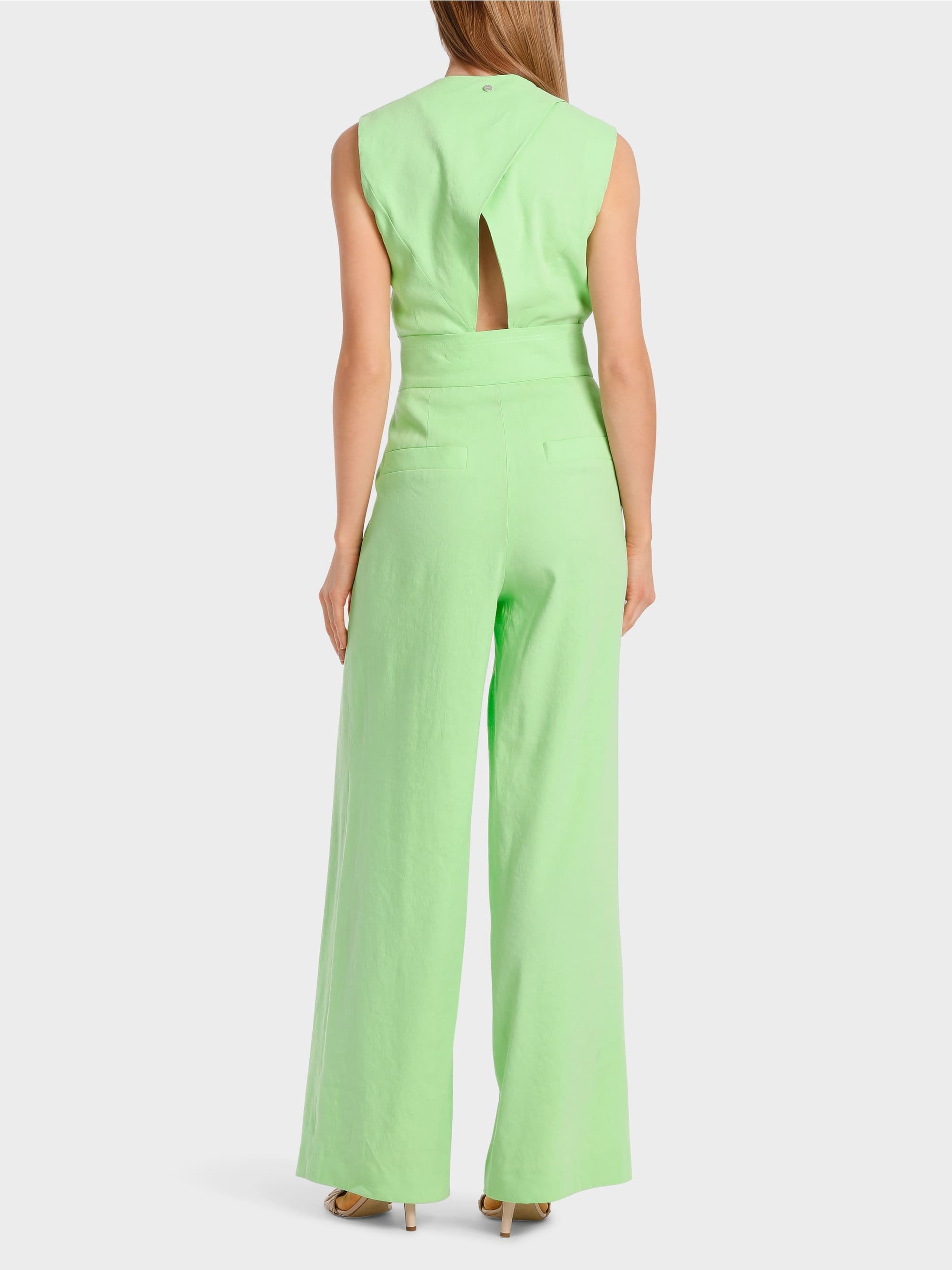 Model Wichita Paperbag Style Pants_Wc 81.52 W47_531_02