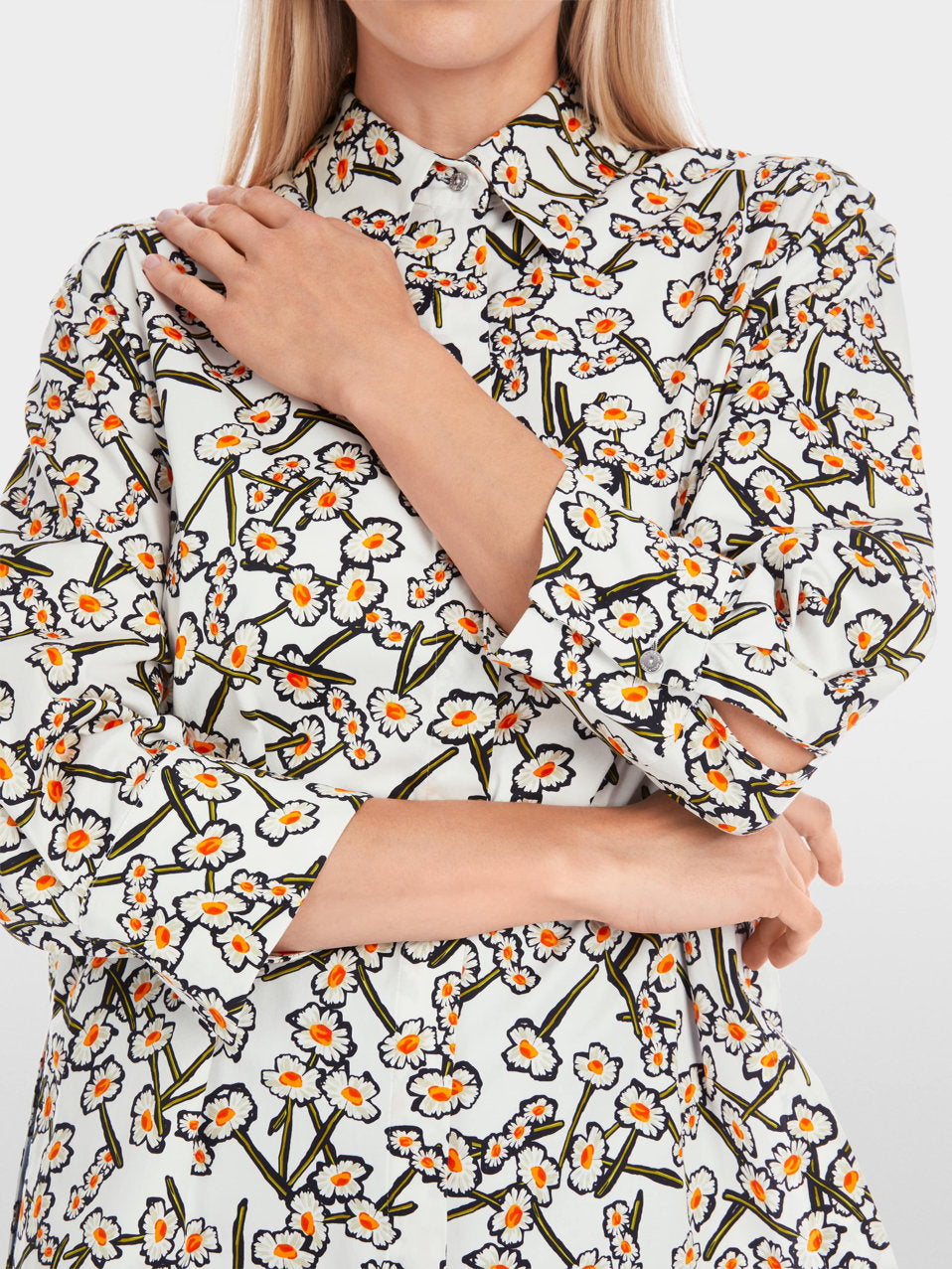 Marc Cain_Shirt Blouse with Daisy Print_YA 51.09 W16_100_06