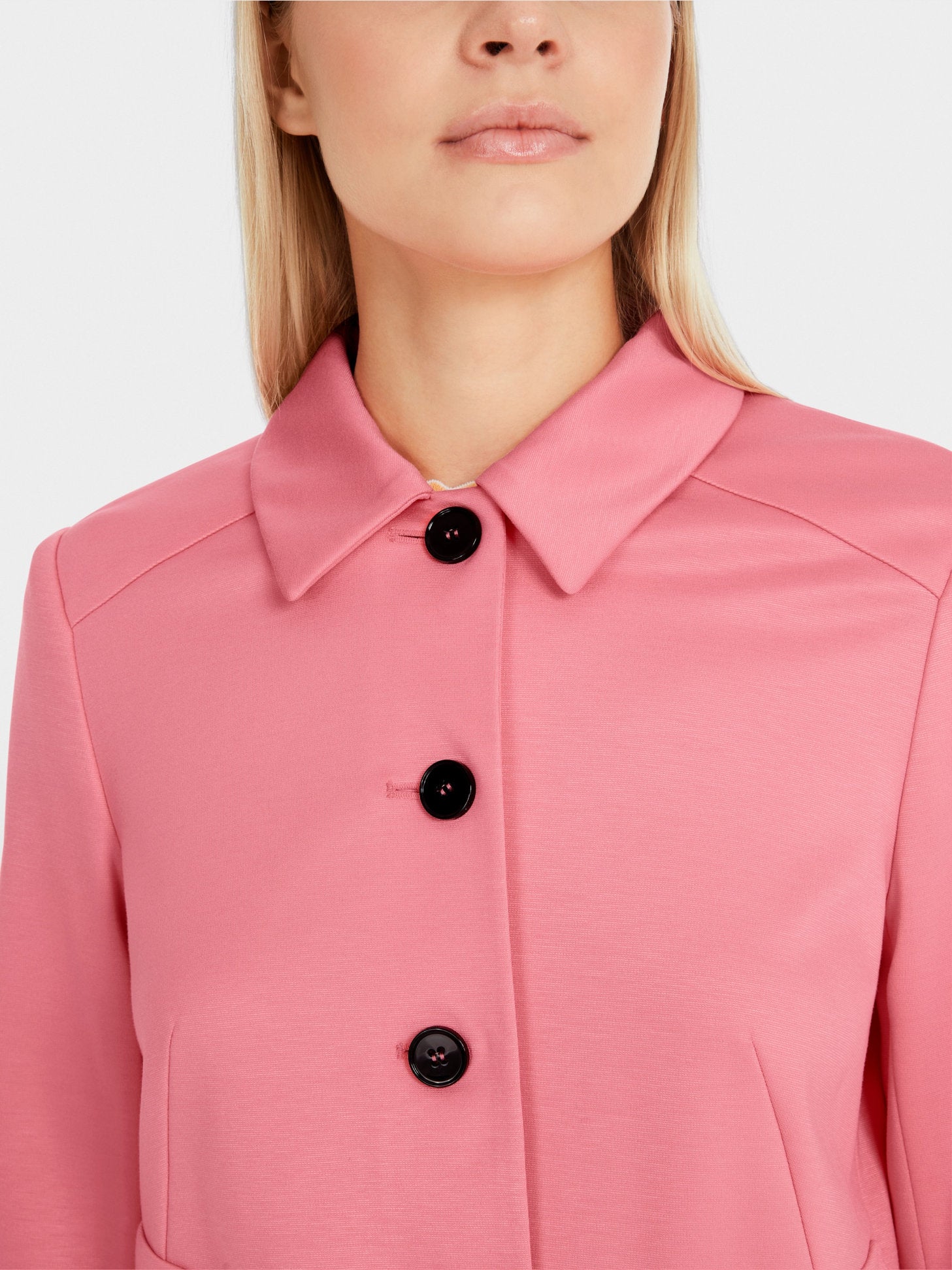 Marc Cain_Short Jacket with Kent Collar_YA 31.01 J24_236_03