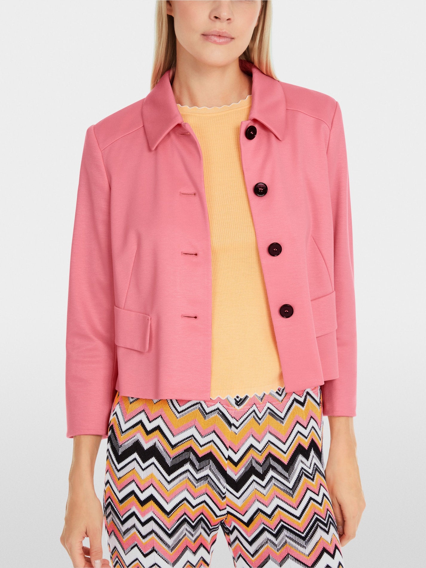 Marc Cain_Short Jacket with Kent Collar_YA 31.01 J24_236_05