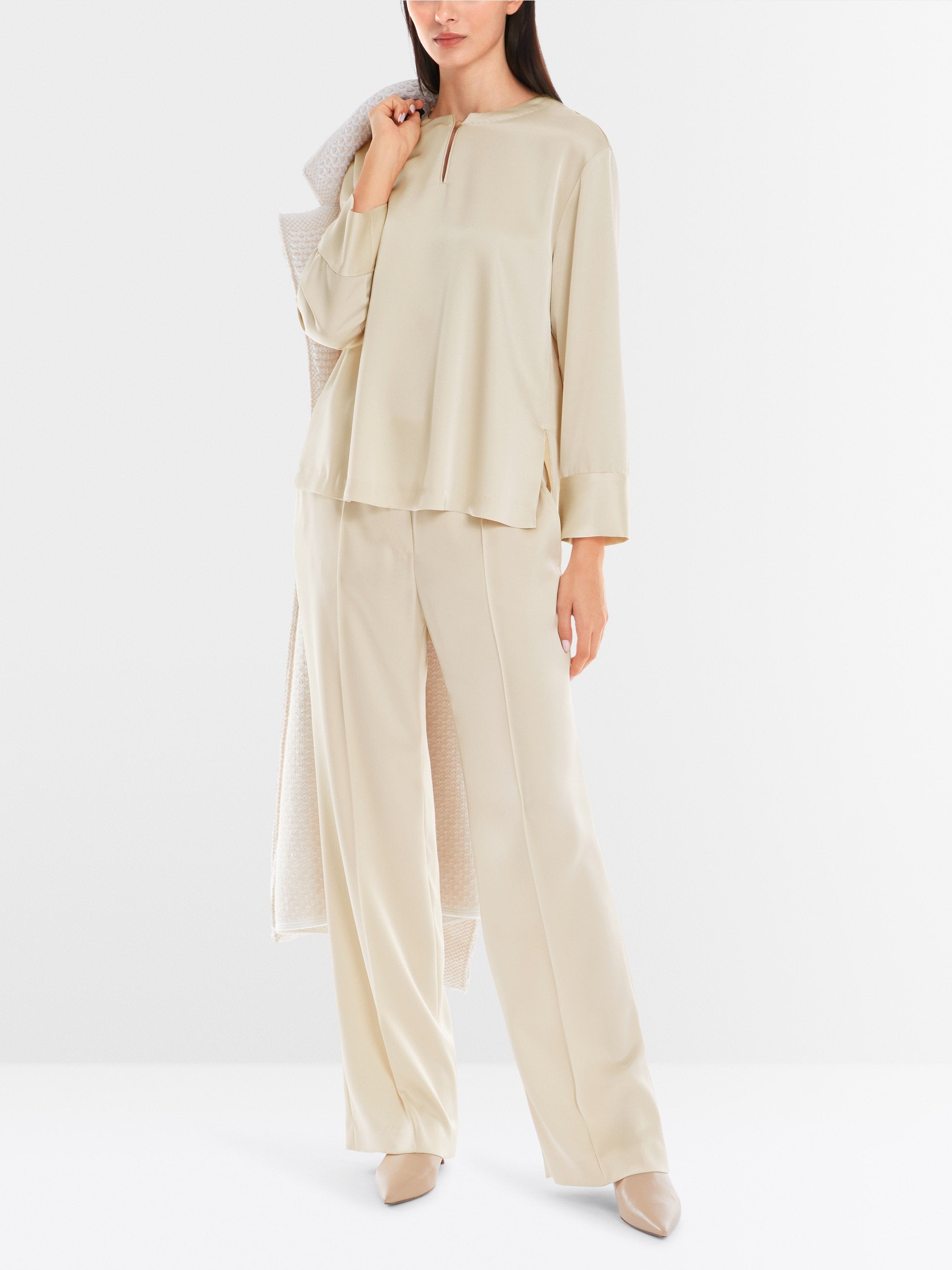 Plain Collarless Blouse With Glitter_YA 51.02 W15_137_01