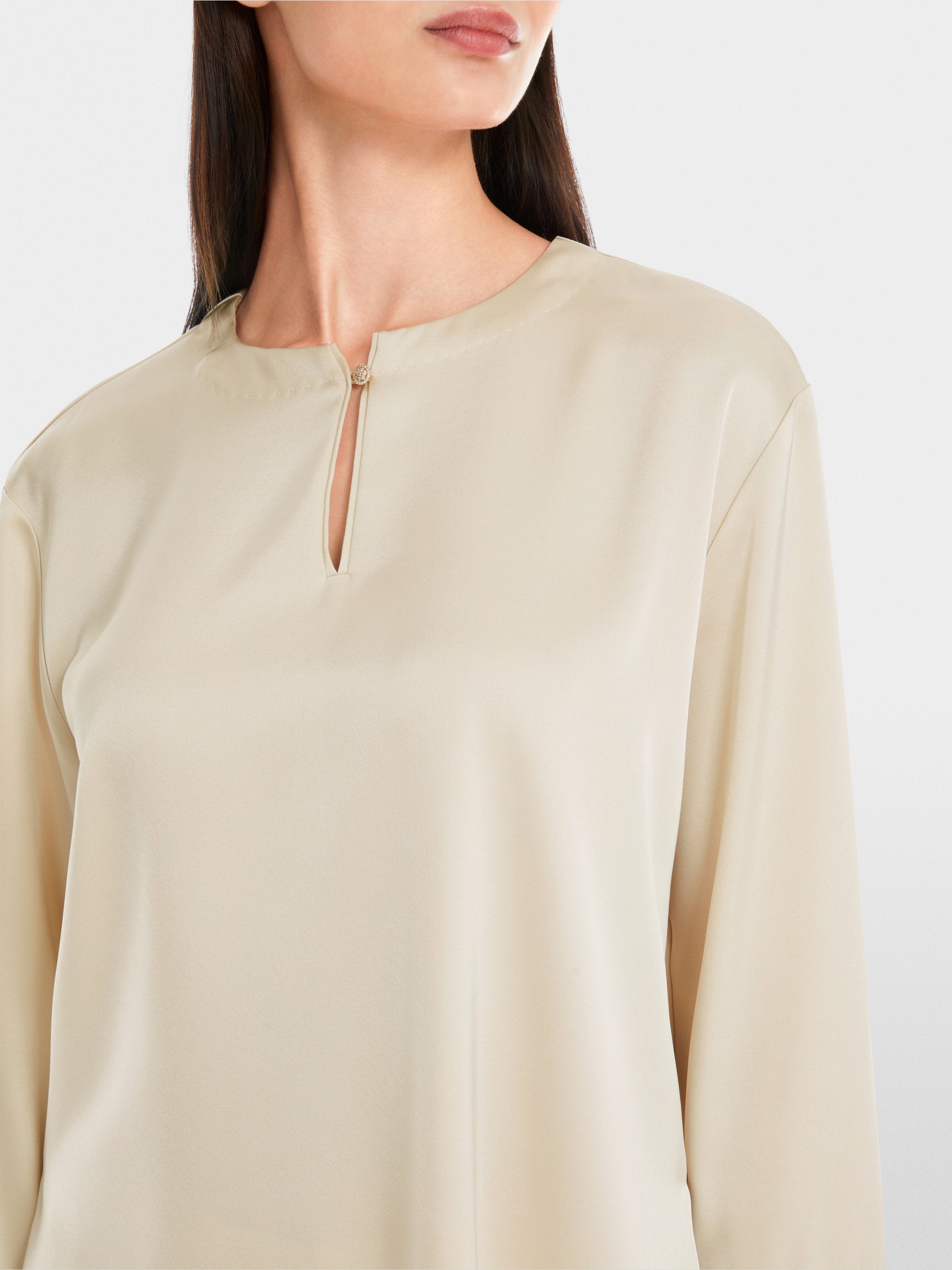 Plain Collarless Blouse With Glitter_YA 51.02 W15_137_03