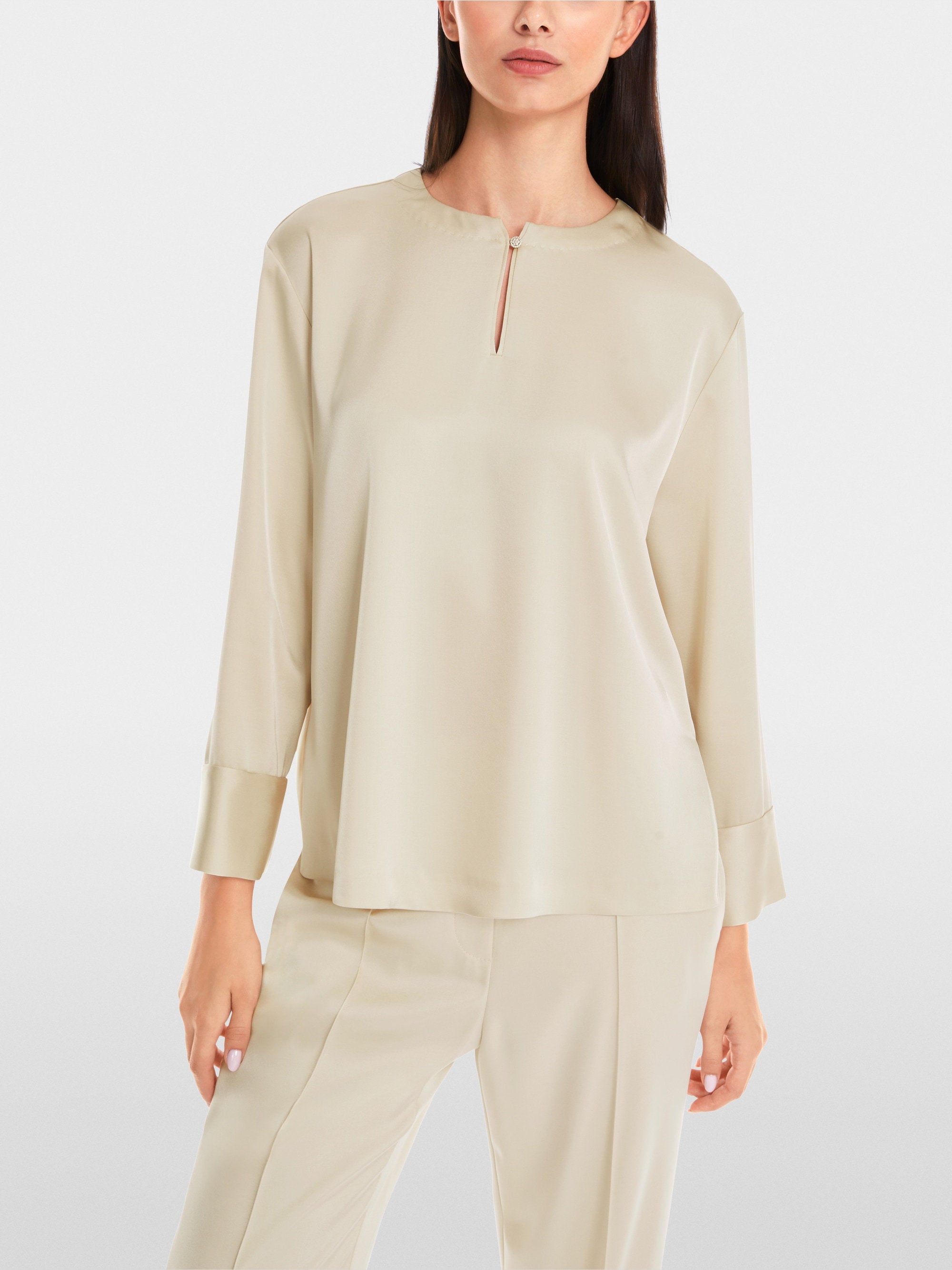 Plain Collarless Blouse With Glitter_YA 51.02 W15_137_05