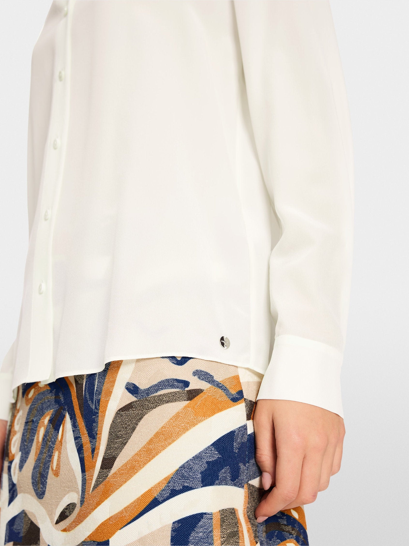 Marc Cain_Elegant Silk Blouse_YA 51.20 W53_110_03